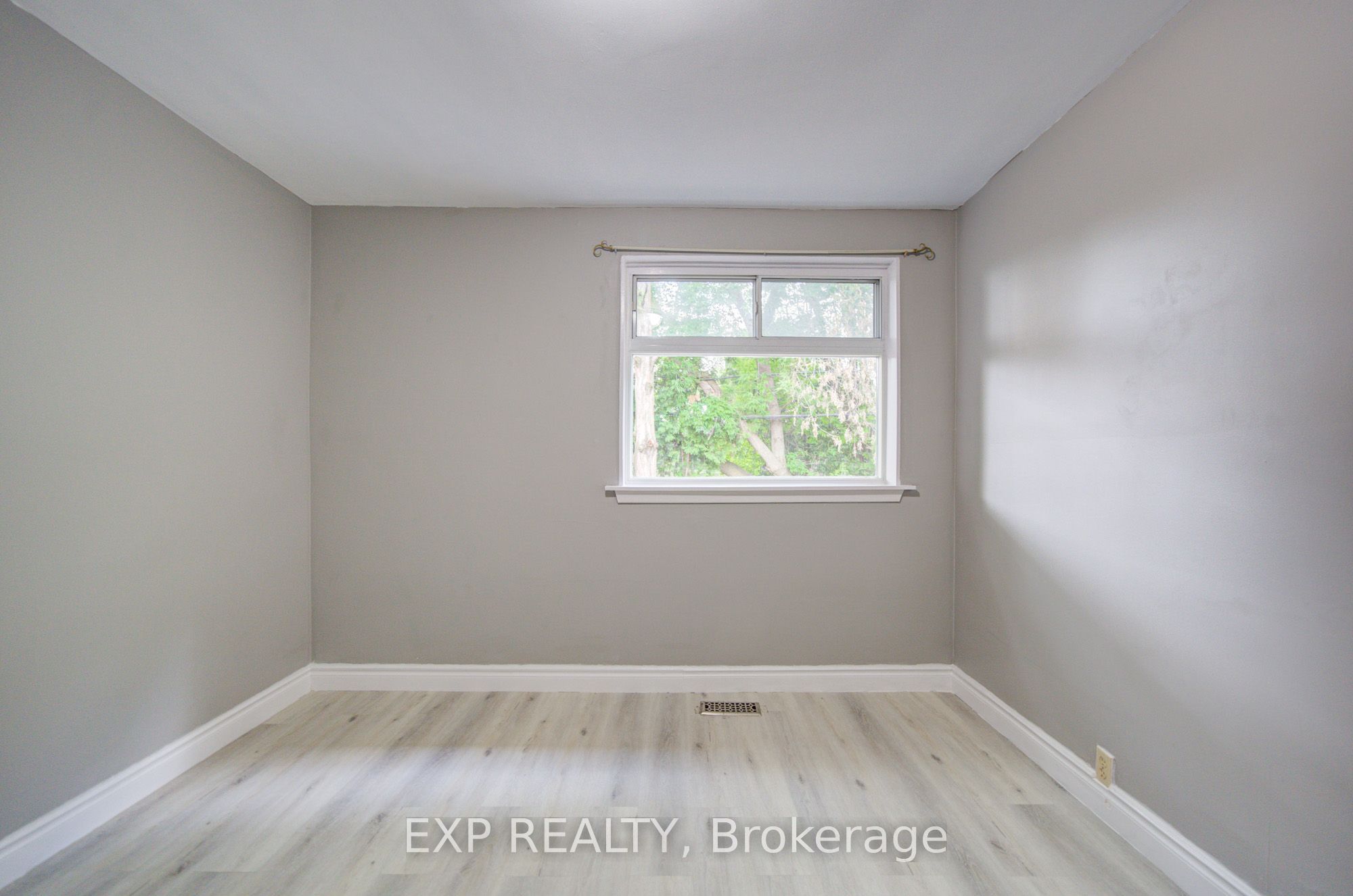 167 Taylor Mills Drive N Property Photo 18