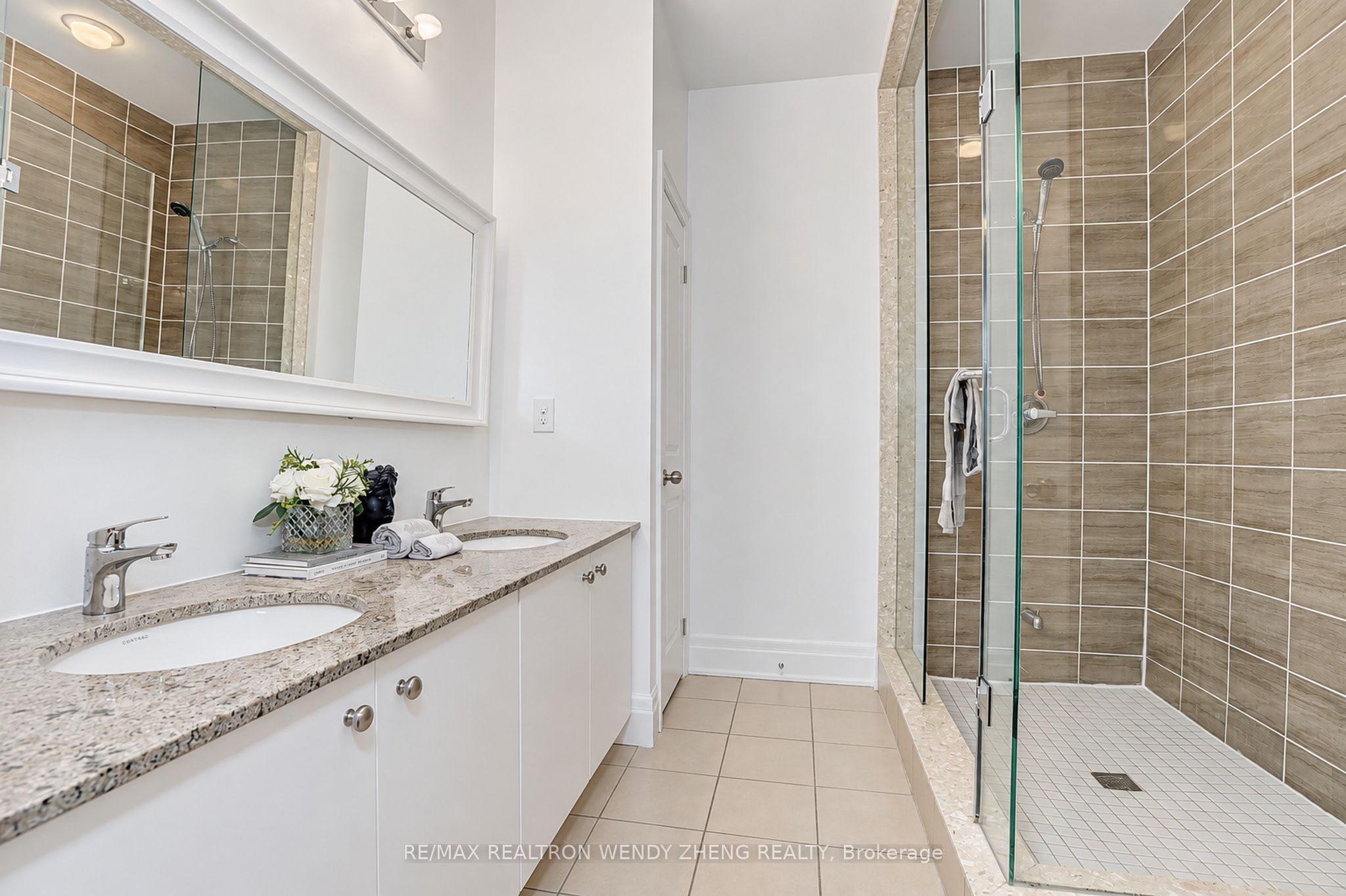 160 Elgin Mills Road W Property Photo 39