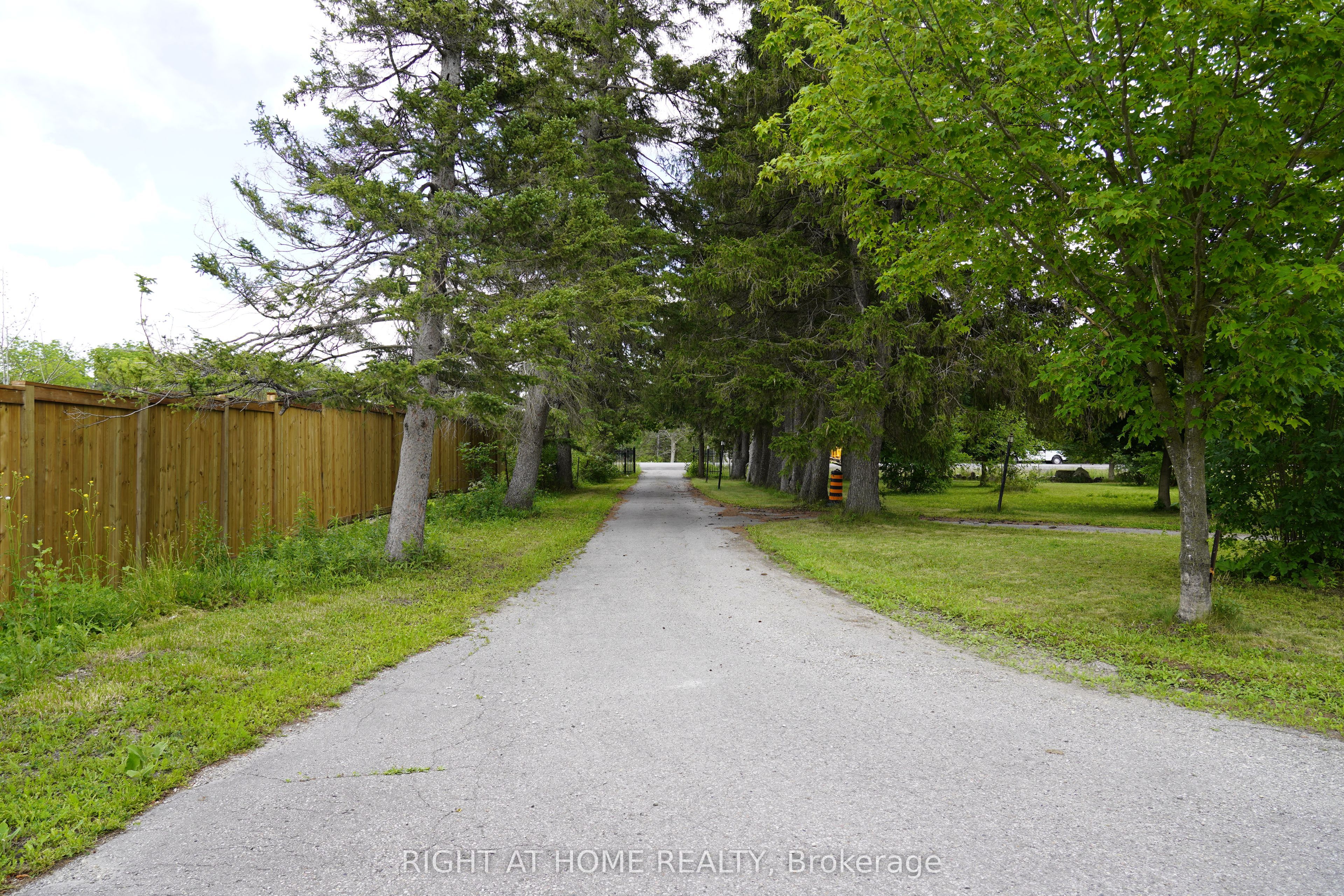 10934 Warden Avenue Property Photo 1