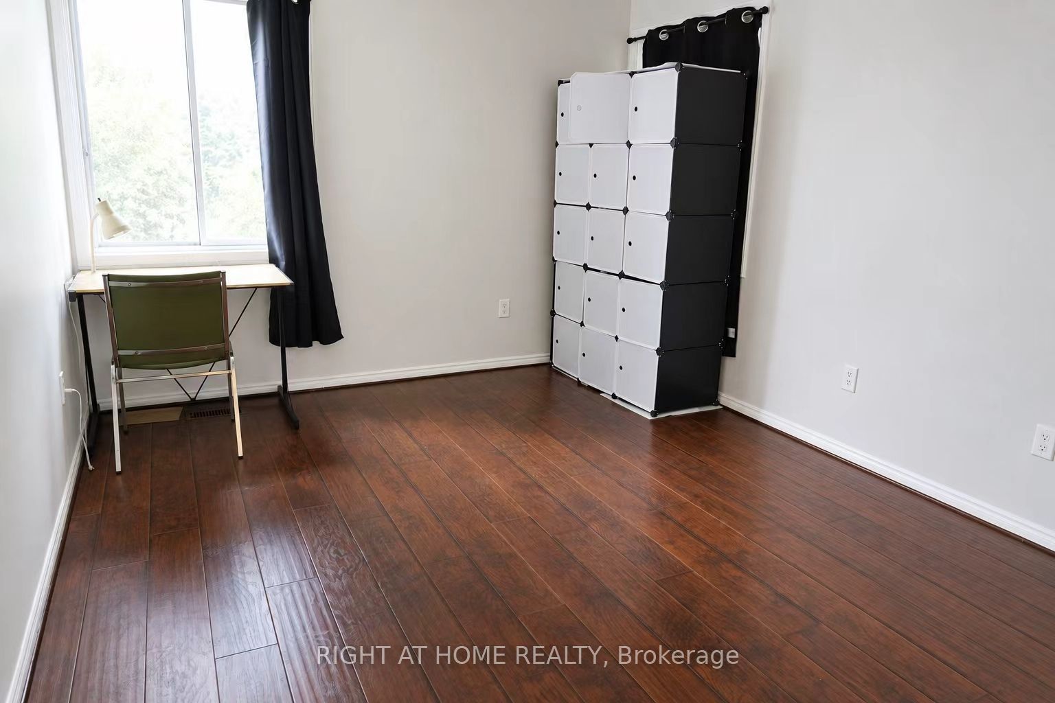 10934 Warden Avenue Property Photo 7