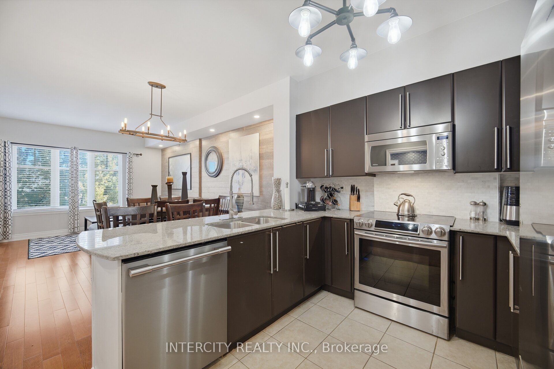 10211 Keele Street 207 Property Photo 1