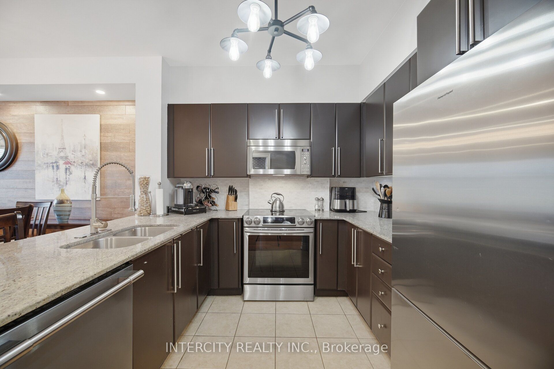 10211 Keele Street 207 Property Photo 4