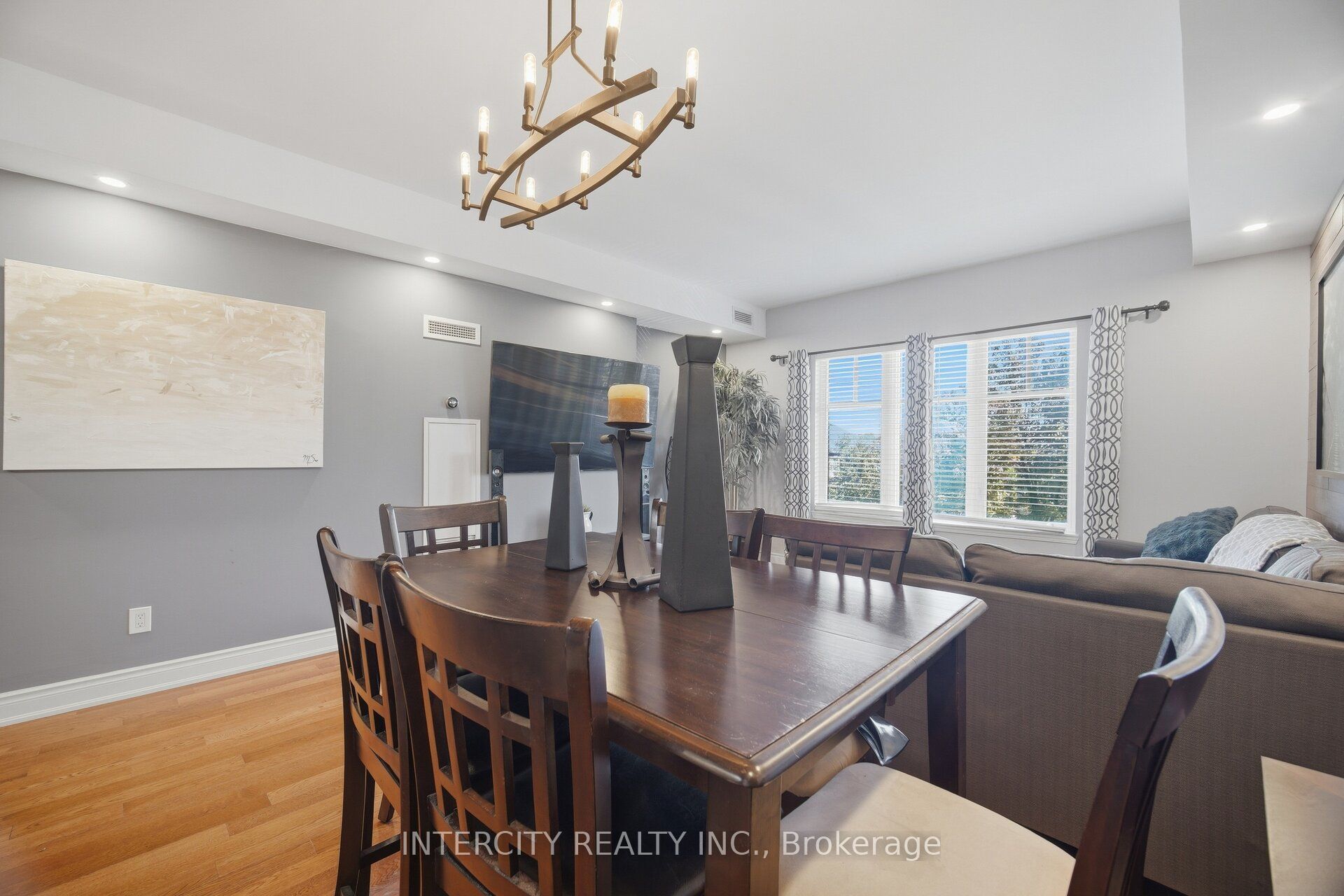 10211 Keele Street 207 Property Photo 6