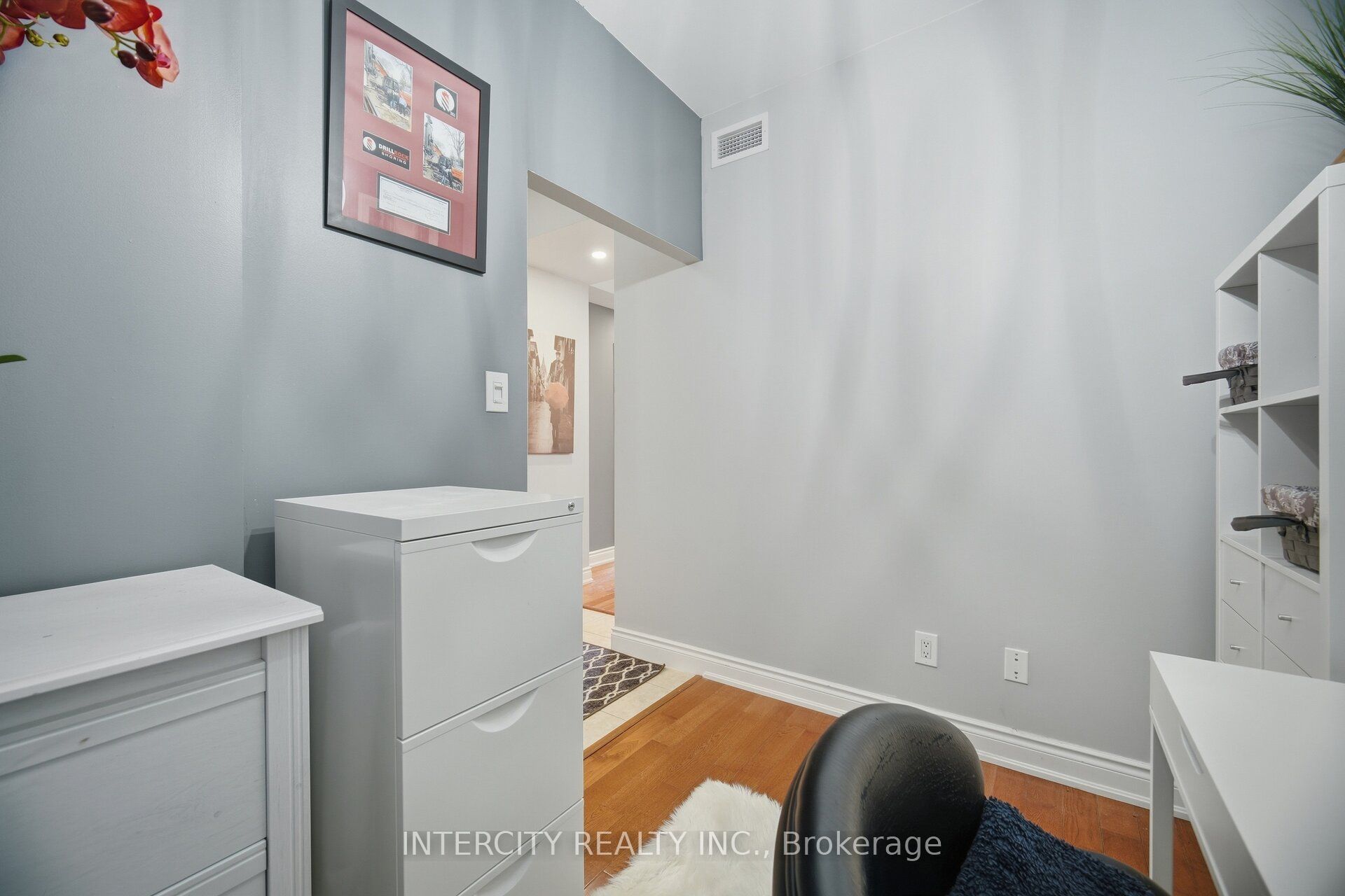 10211 Keele Street 207 Property Photo 12