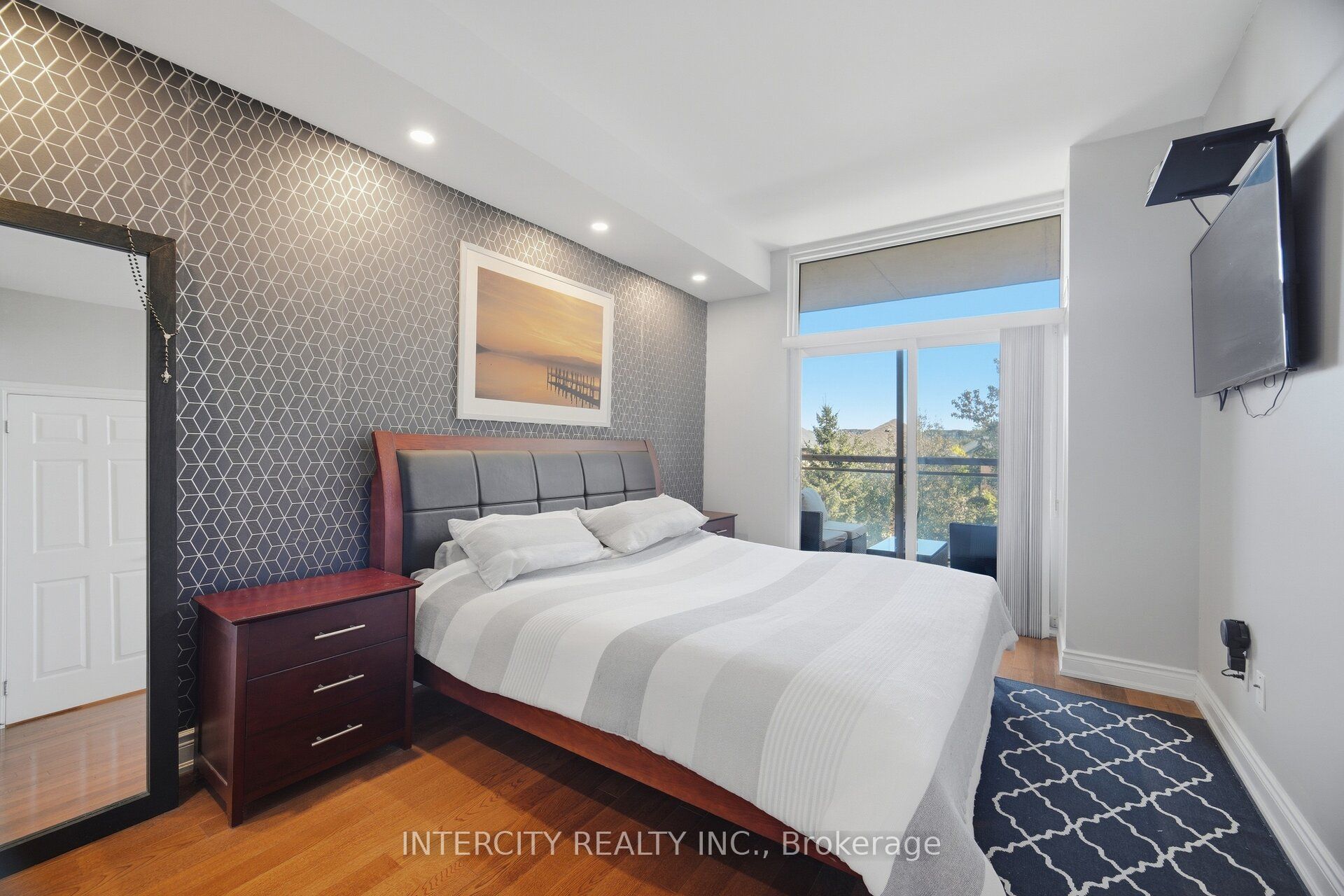 10211 Keele Street 207 Property Photo 13