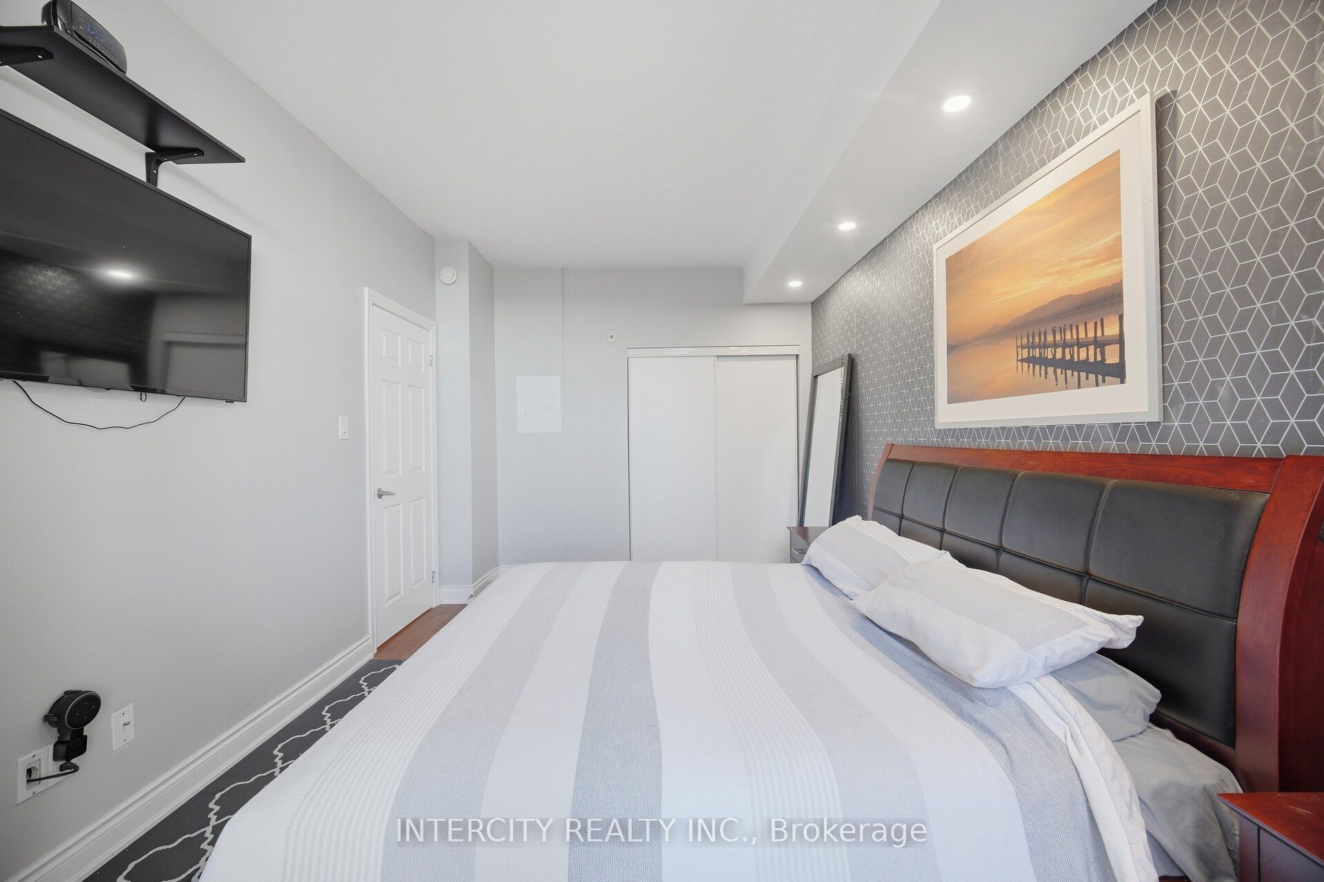 10211 Keele Street 207 Property Photo 15
