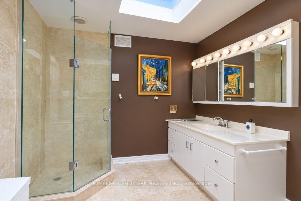100 Lake Drive N Property Photo 13