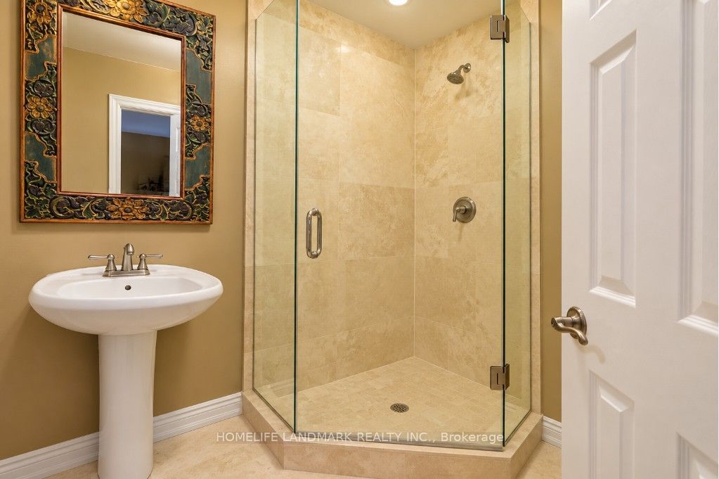 100 Lake Drive N Property Photo 17
