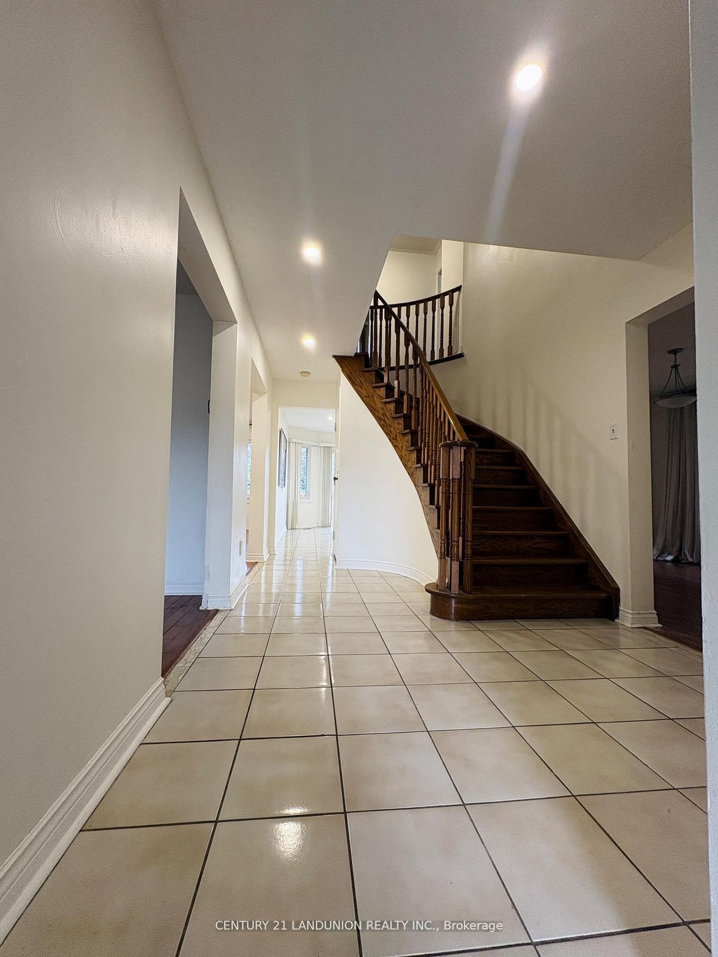Main 48 Marchwood Crescent Property Photo 2