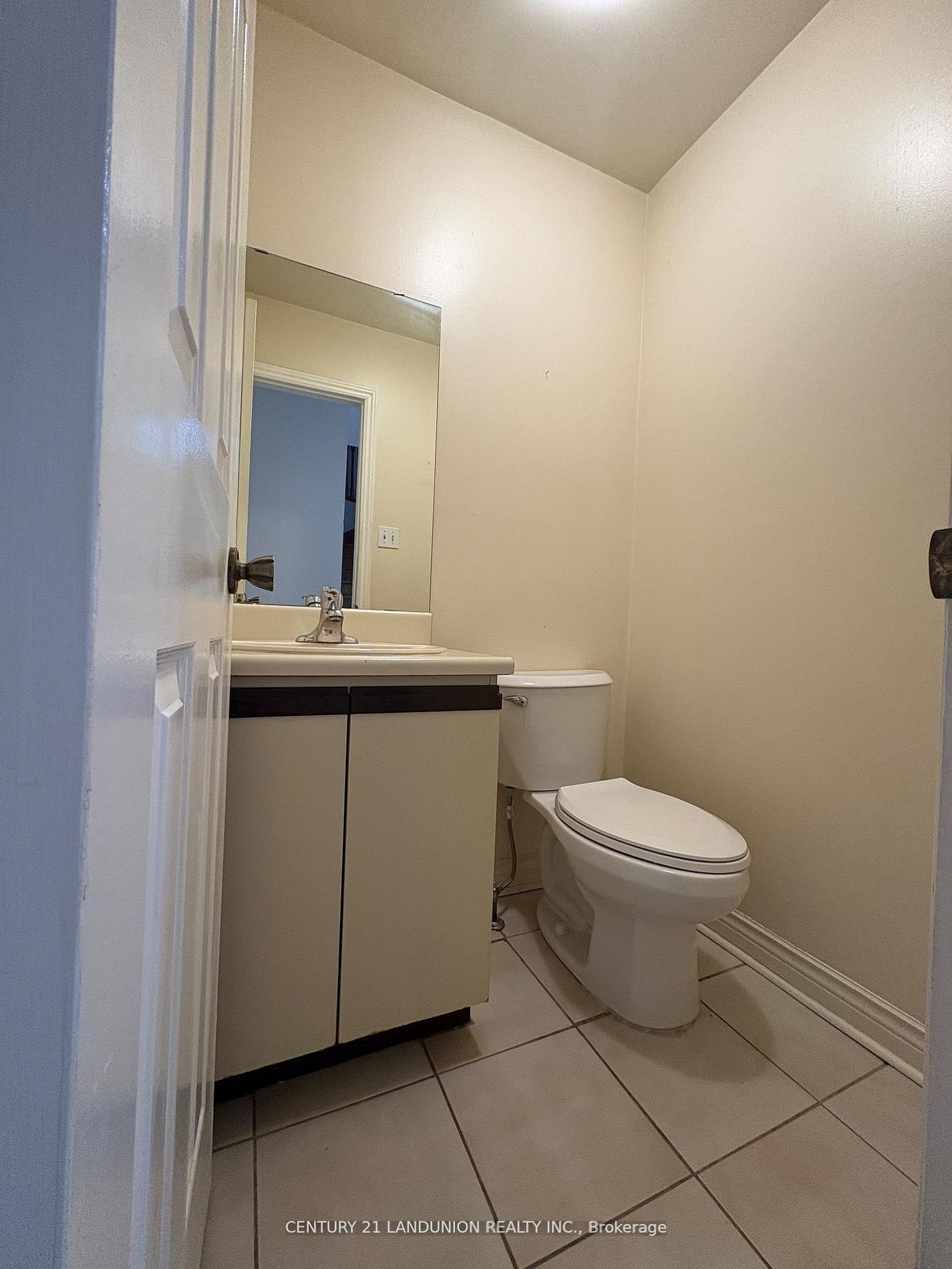 Main 48 Marchwood Crescent Property Photo 8