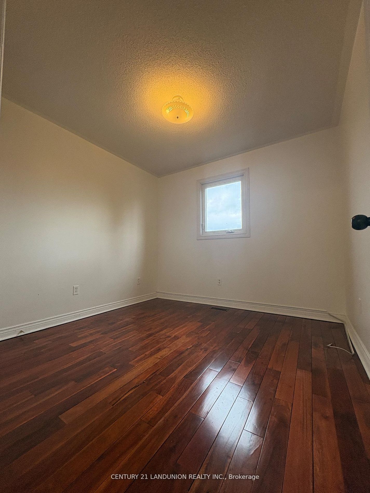 Main 48 Marchwood Crescent Property Photo 10