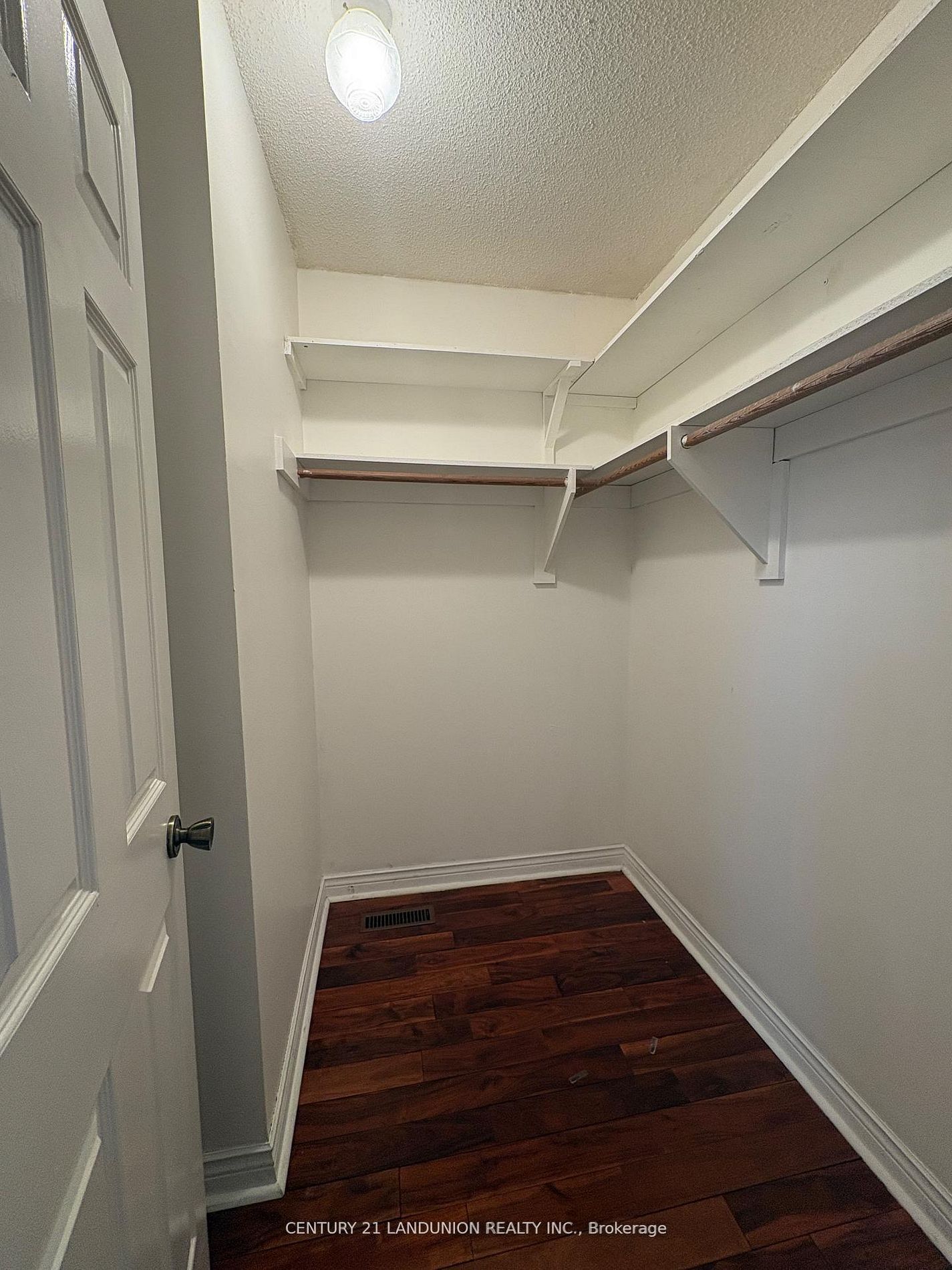 Main 48 Marchwood Crescent Property Photo 15