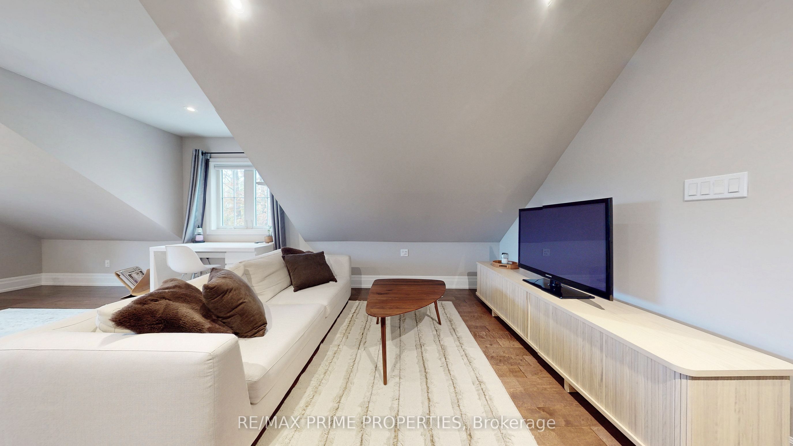 54 Valley Road Property Photo 27