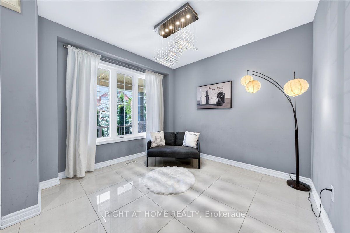 25 Longwood Avenue Property Photo 3
