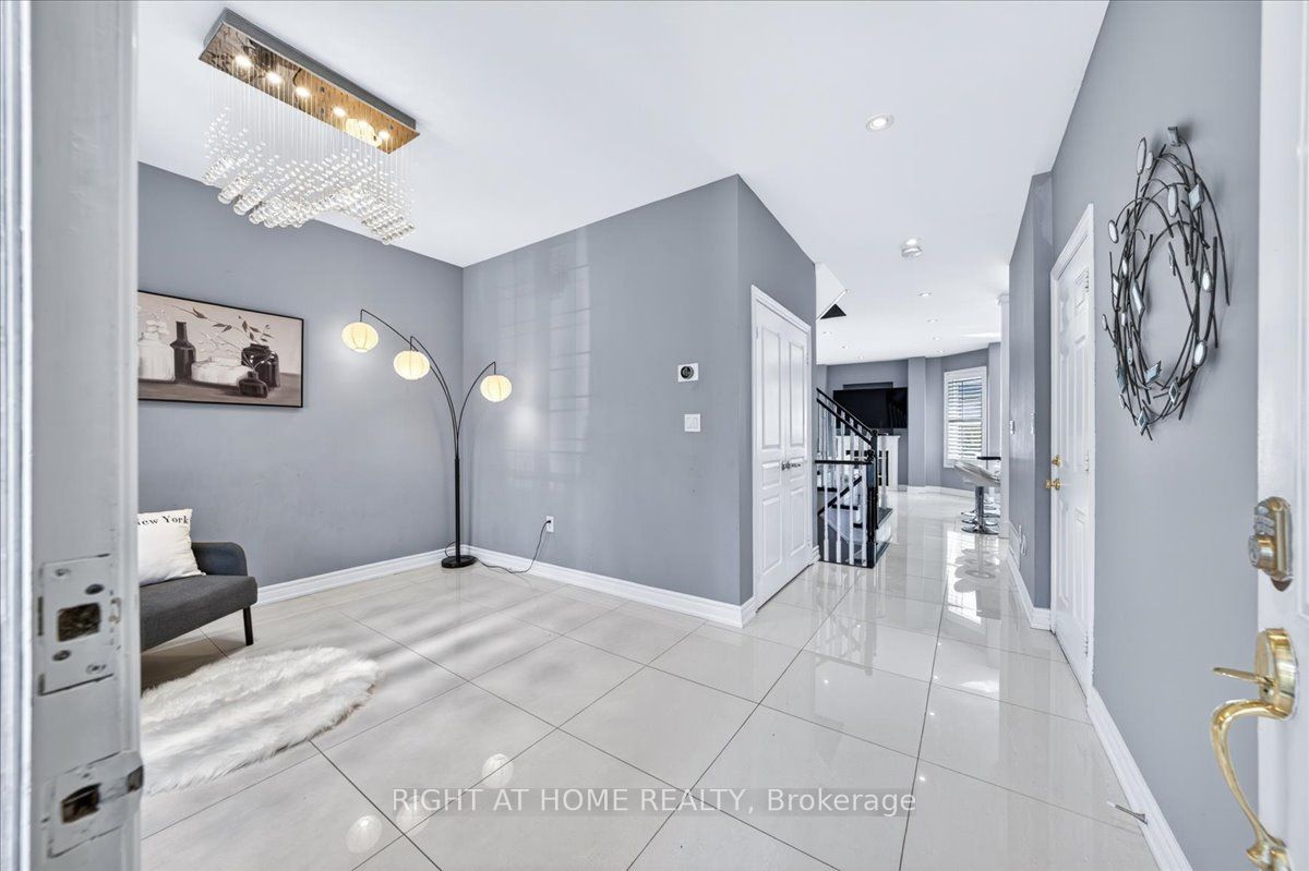 25 Longwood Avenue Property Photo 4