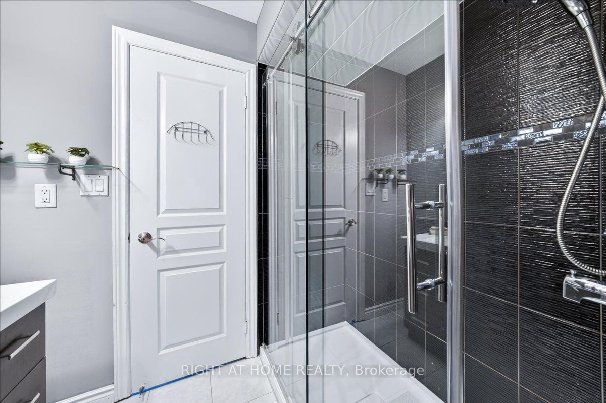 25 Longwood Avenue Property Photo 19