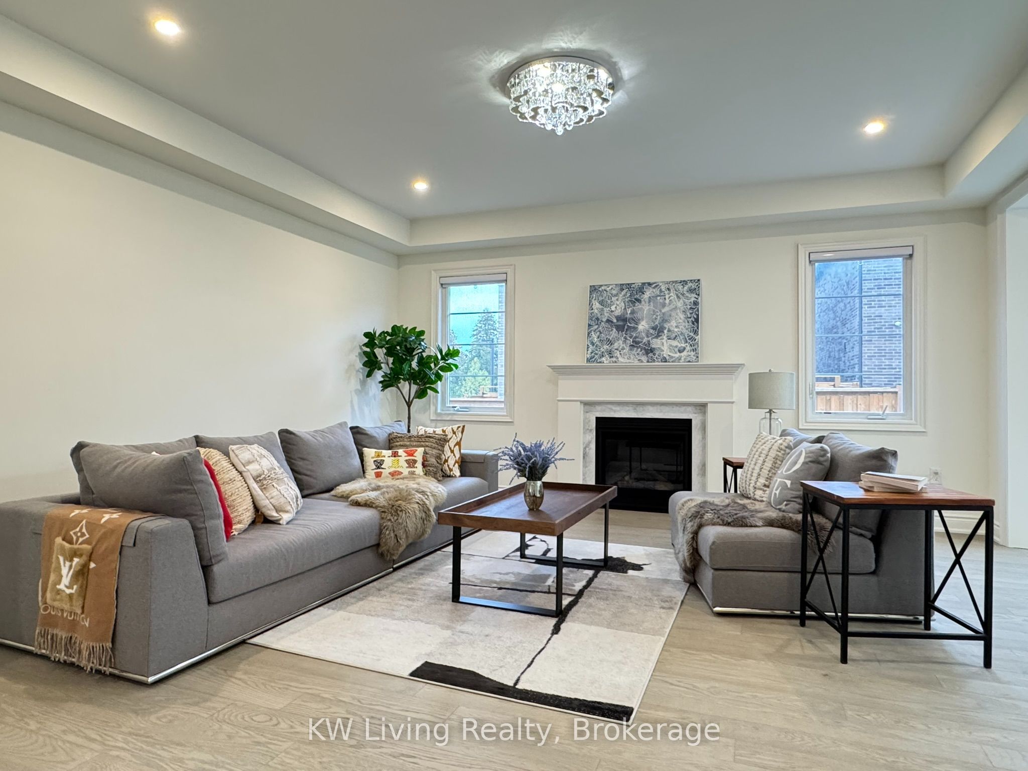 70 Current Drive Property Photo 8