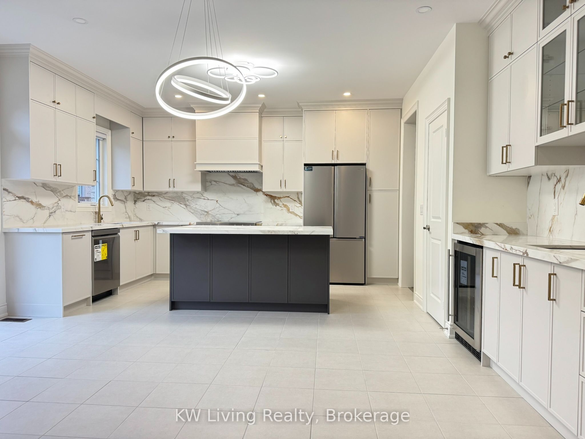 70 Current Drive Property Photo 11