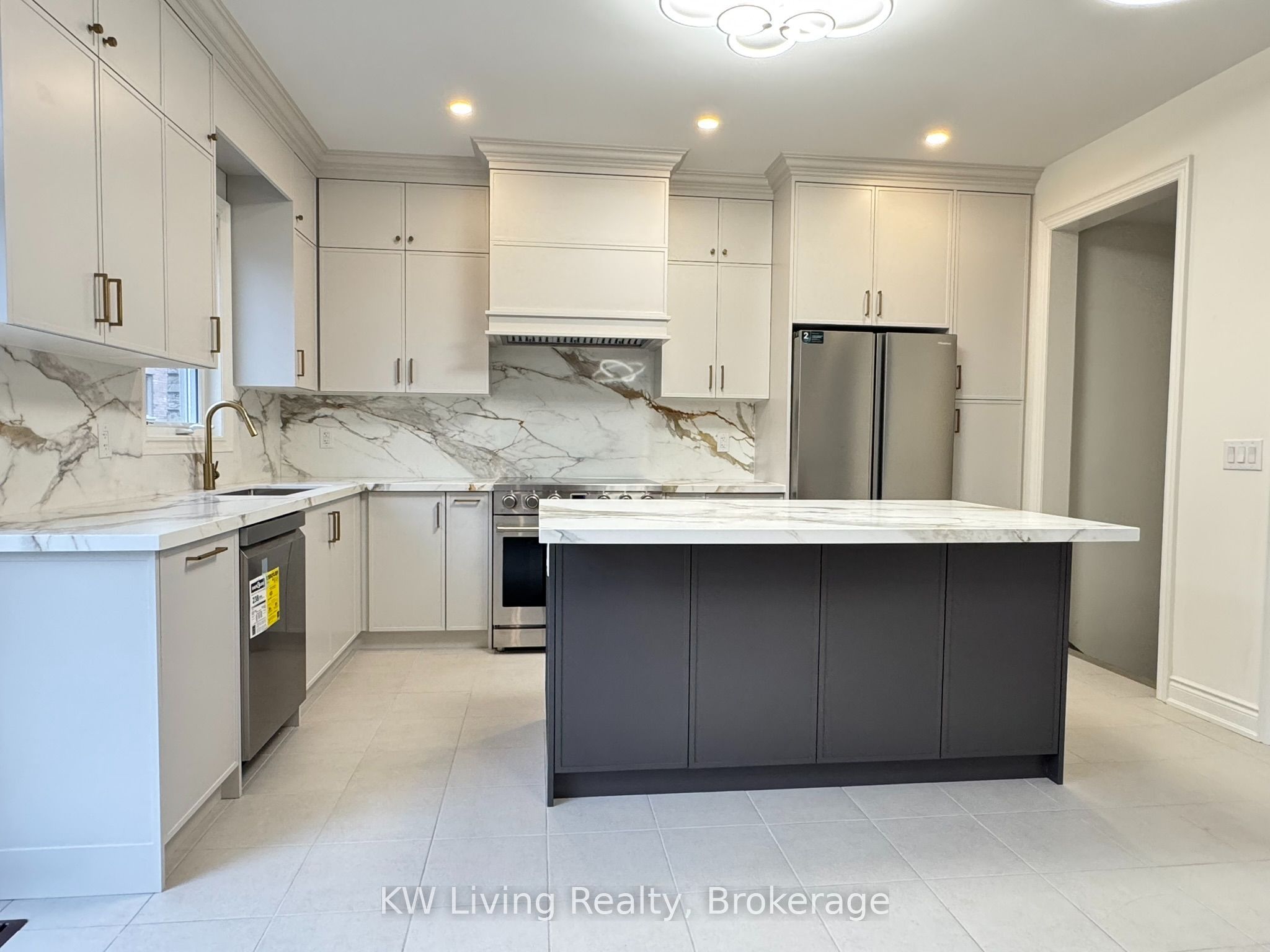 70 Current Drive Property Photo 12