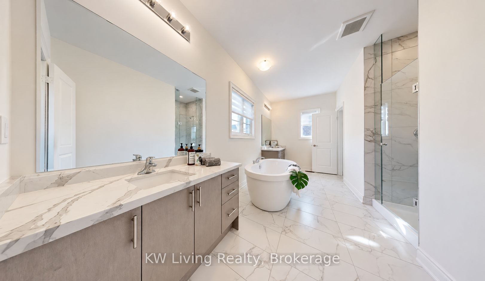 70 Current Drive Property Photo 28