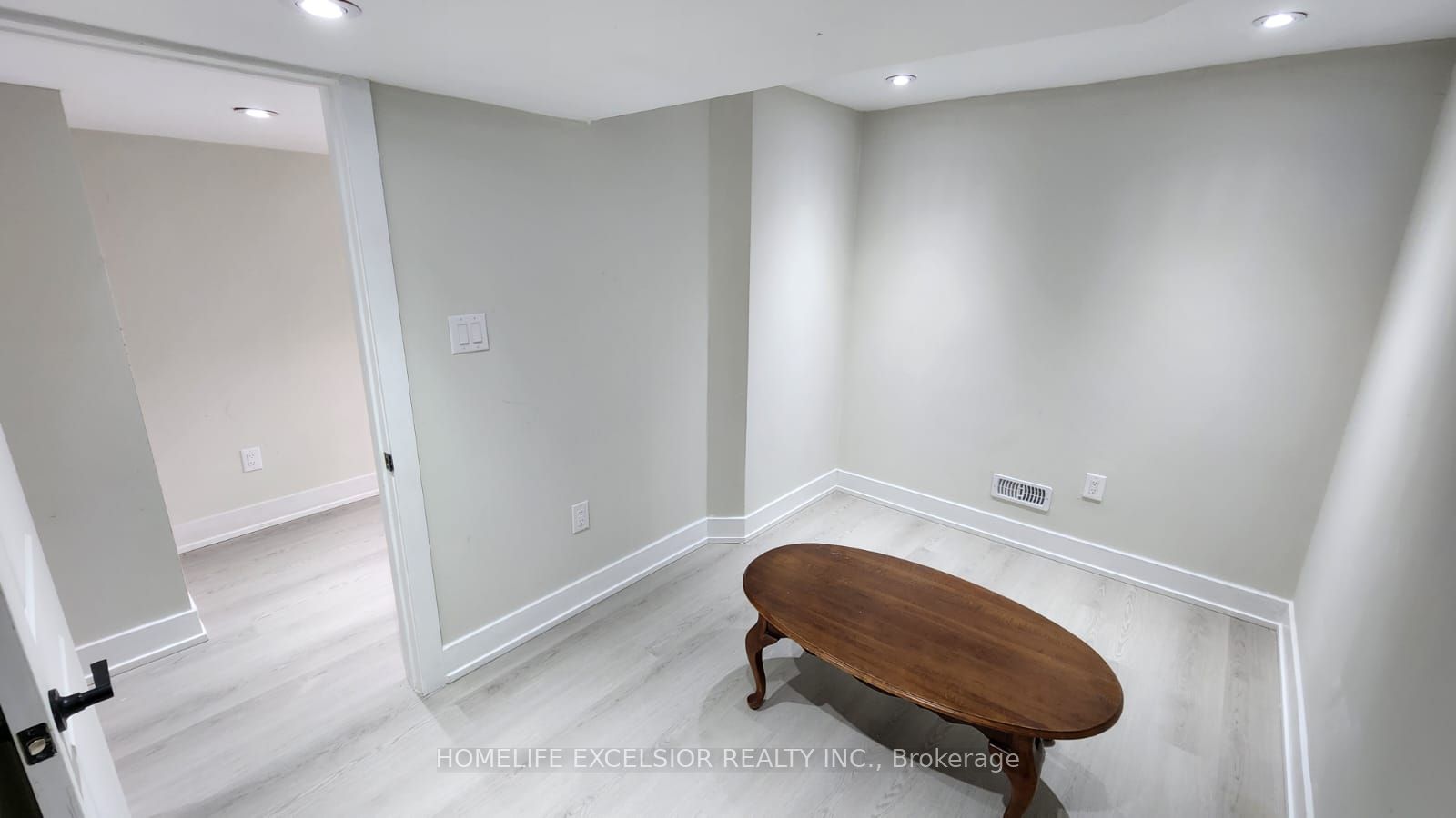 31 Baintree Street (basement) Property Photo 3