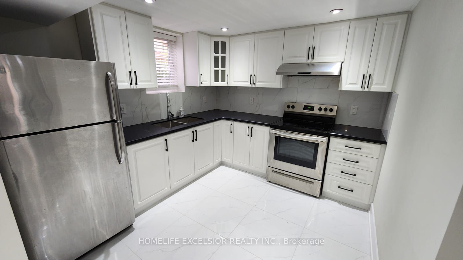 31 Baintree Street (basement) Property Photo 4