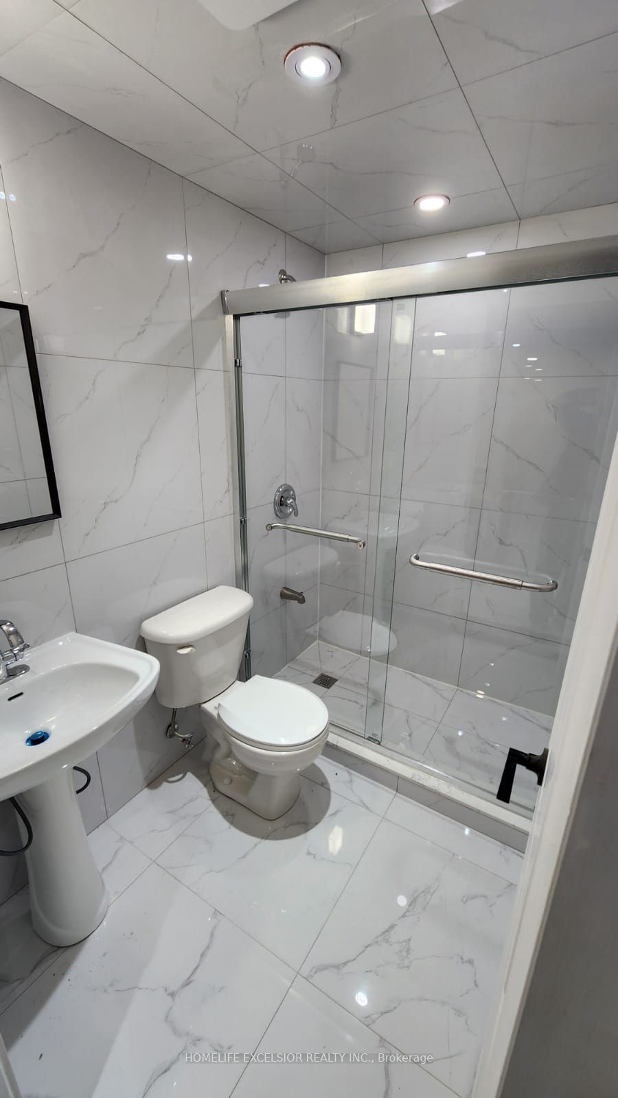 31 Baintree Street (basement) Property Photo 5