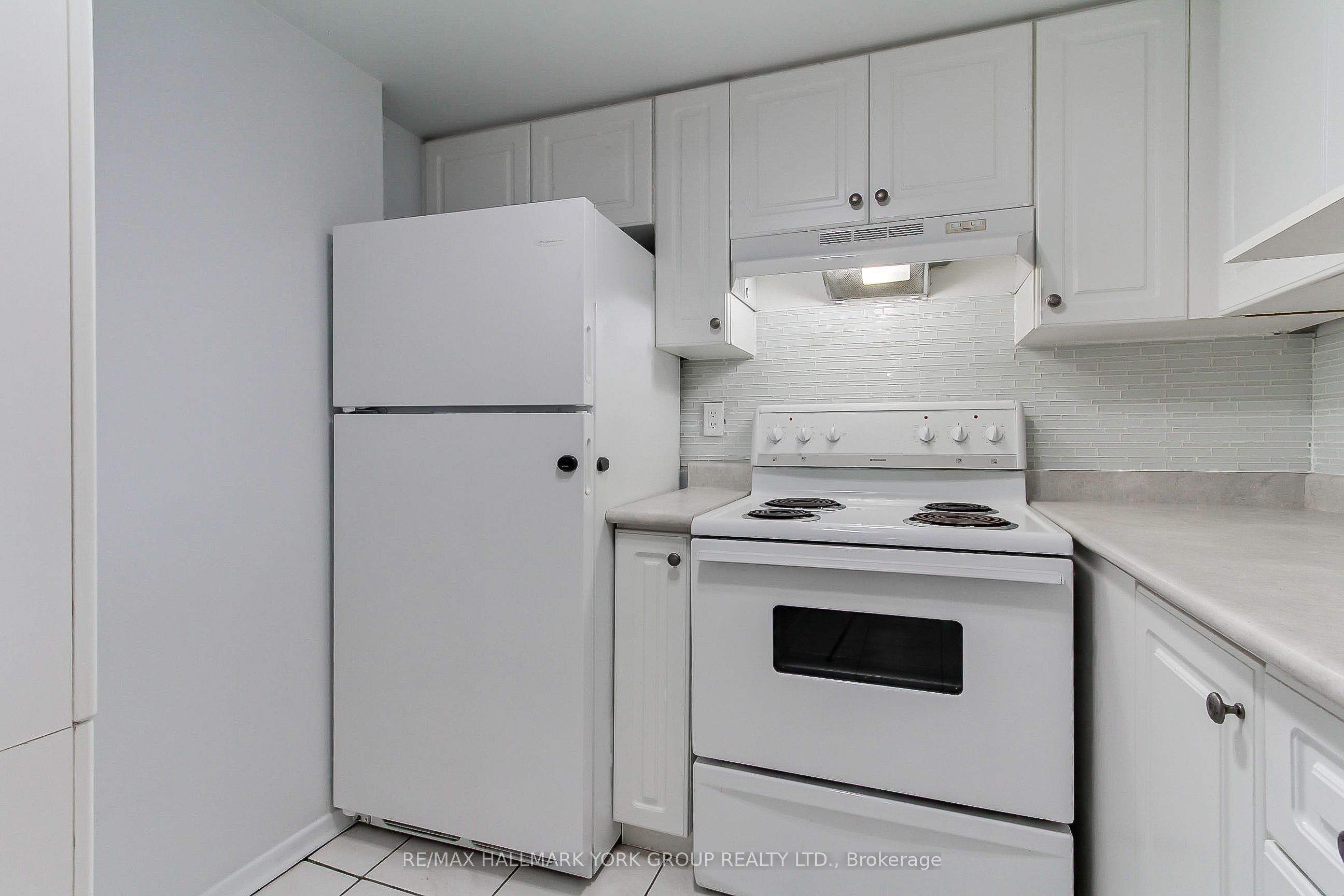 160 Wellington Street E 304 Property Photo 5