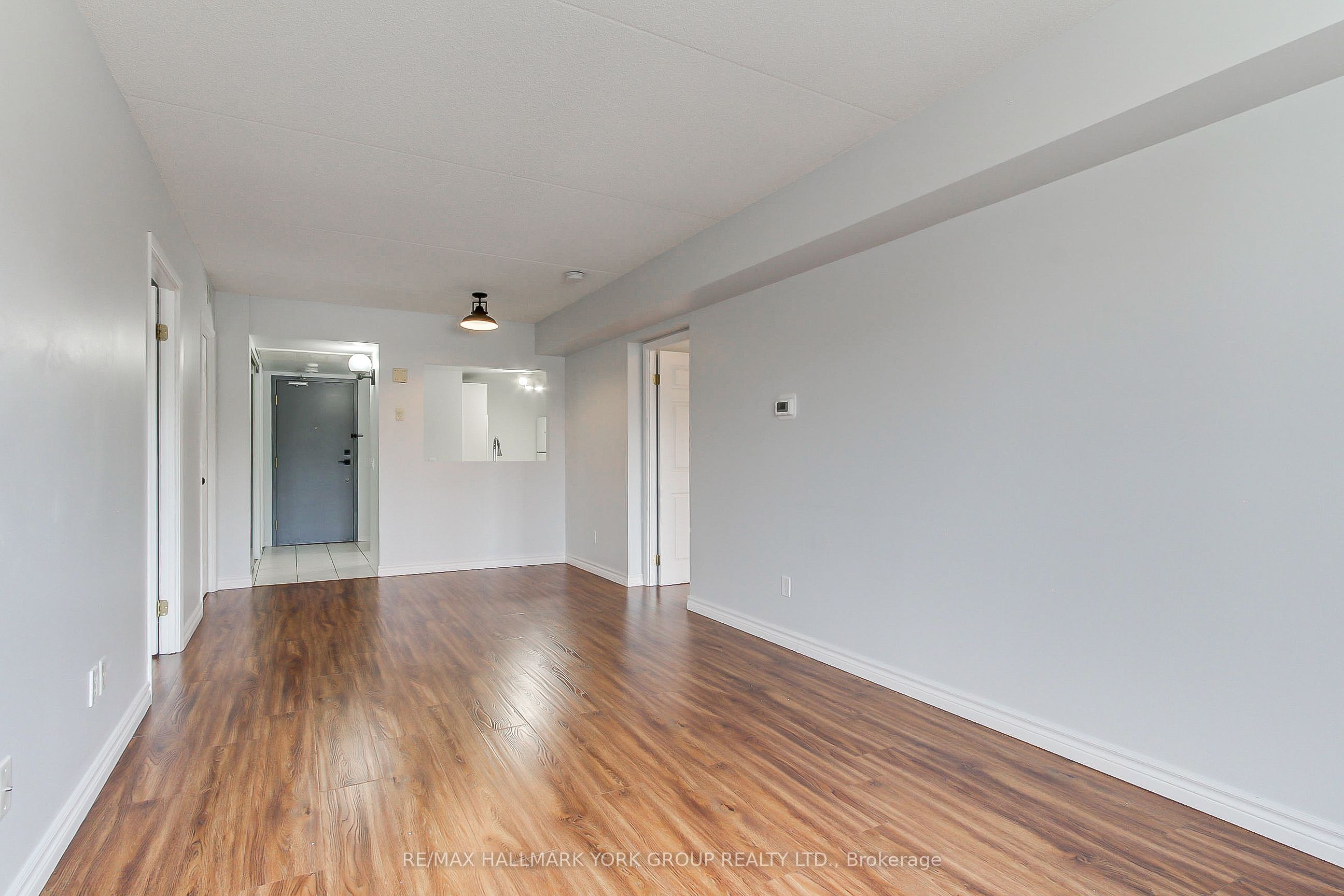 160 Wellington Street E 304 Property Photo 11