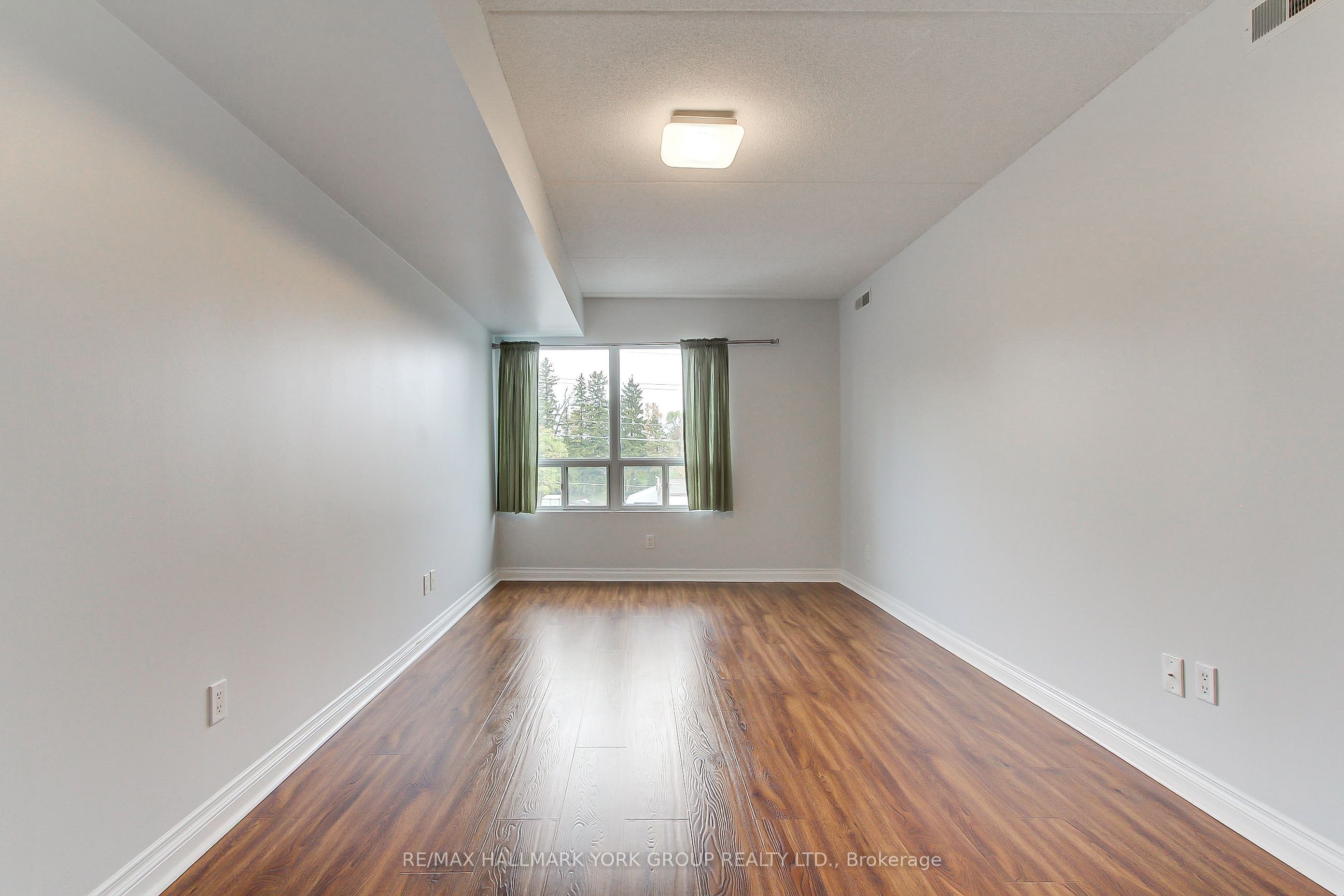 160 Wellington Street E 304 Property Photo 13