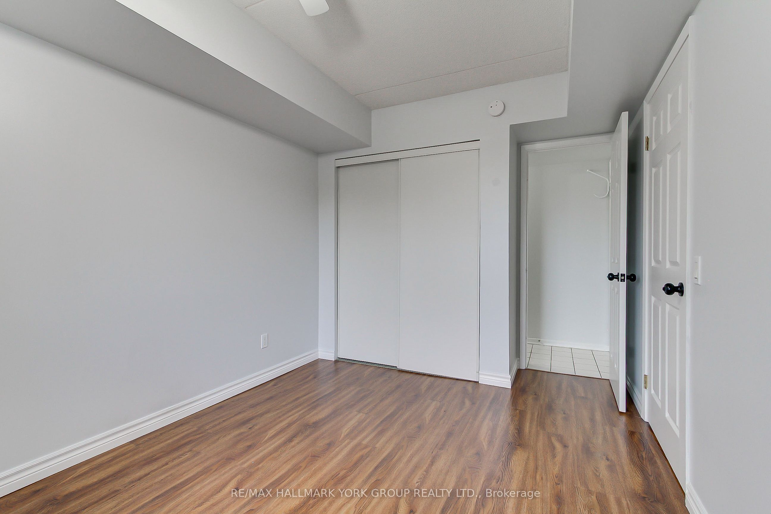 160 Wellington Street E 304 Property Photo 17