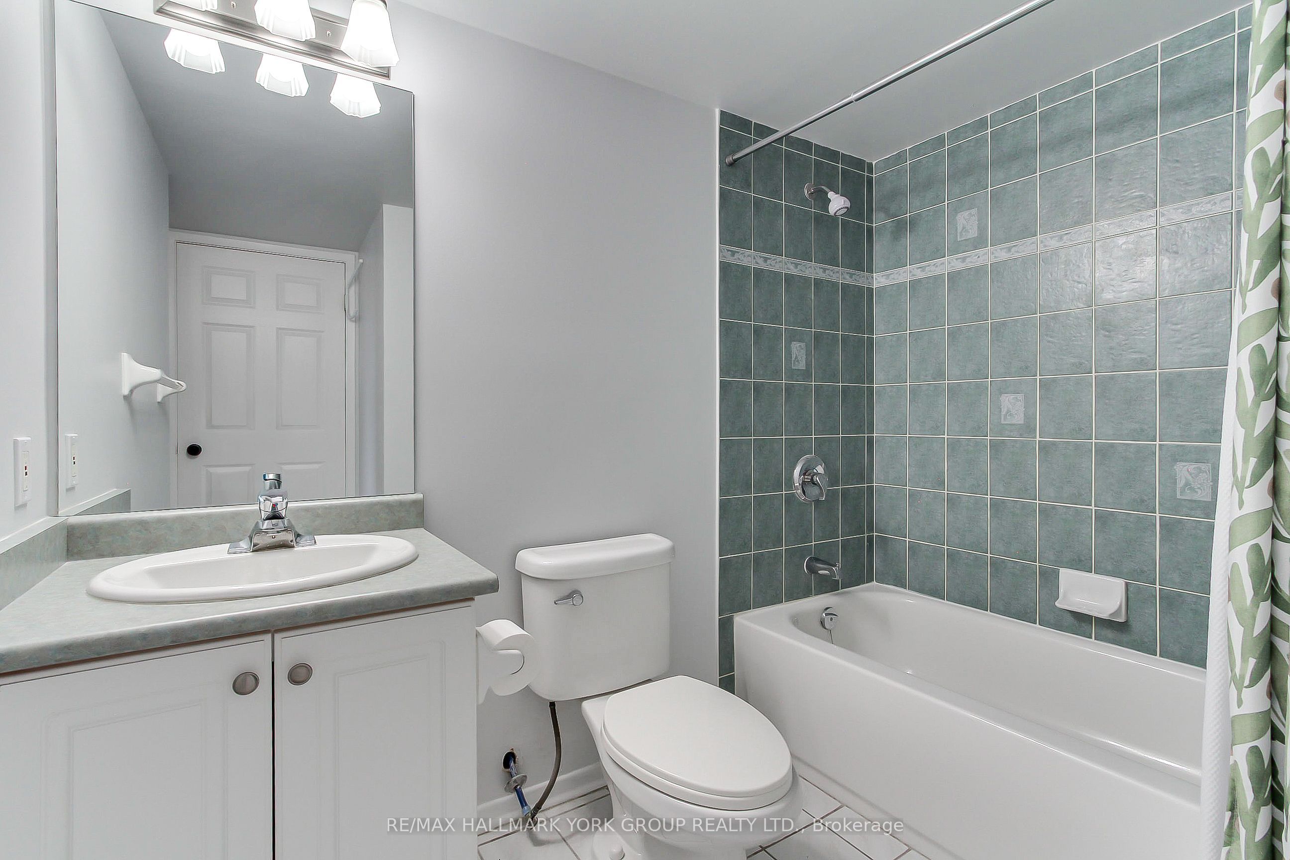 160 Wellington Street E 304 Property Photo 18