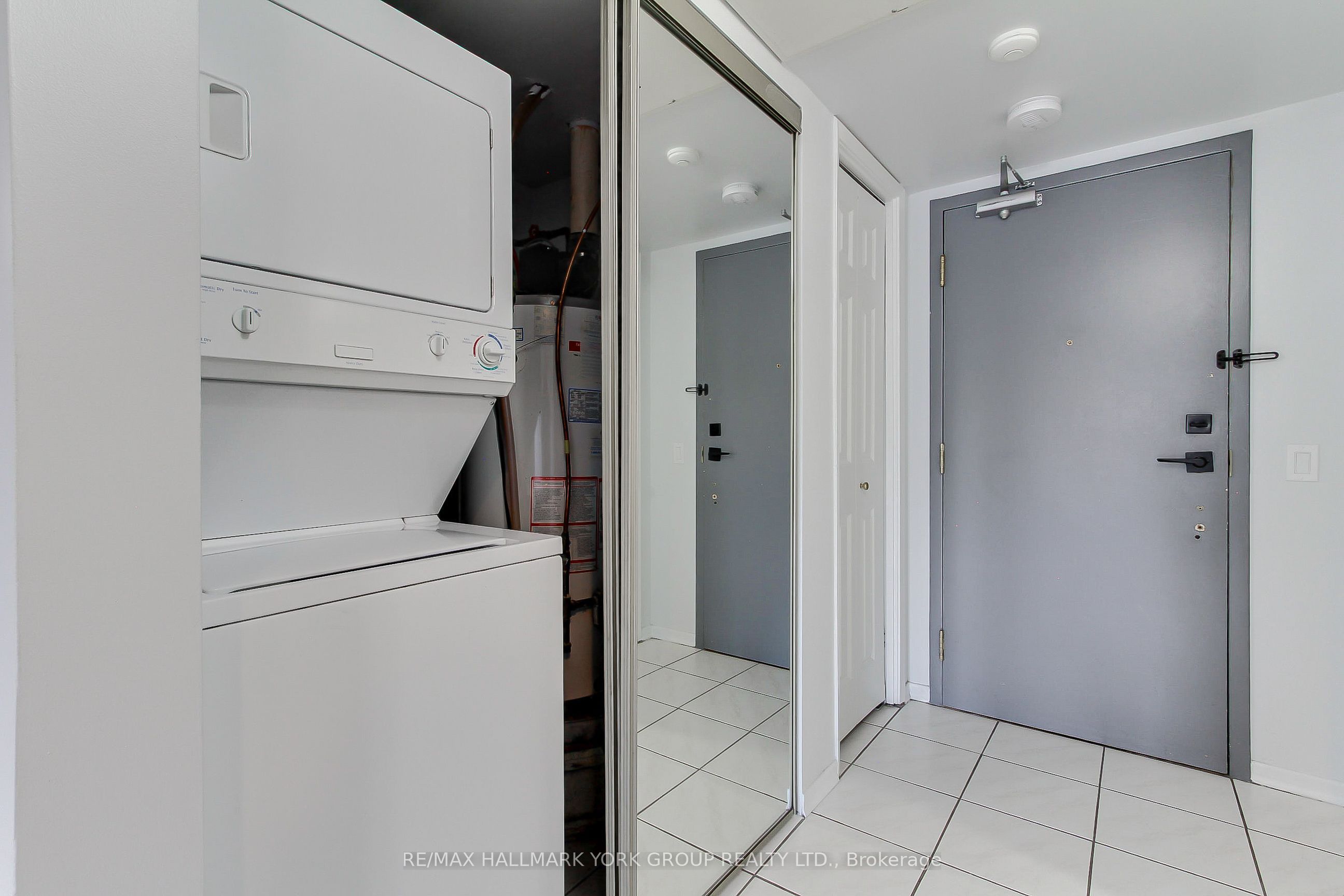 160 Wellington Street E 304 Property Photo 20