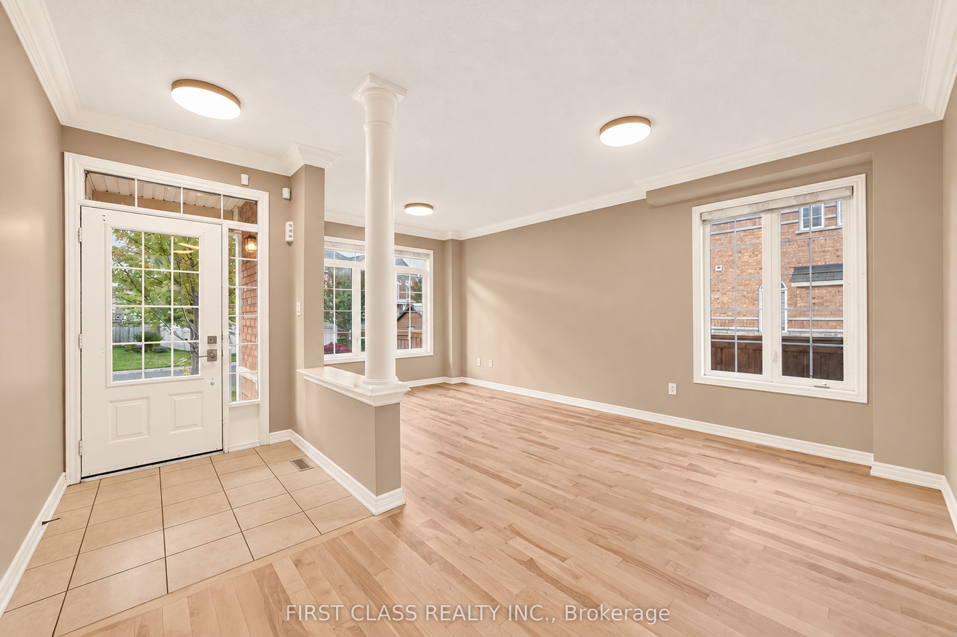 4 Hawkweed Manor Property Photo 3