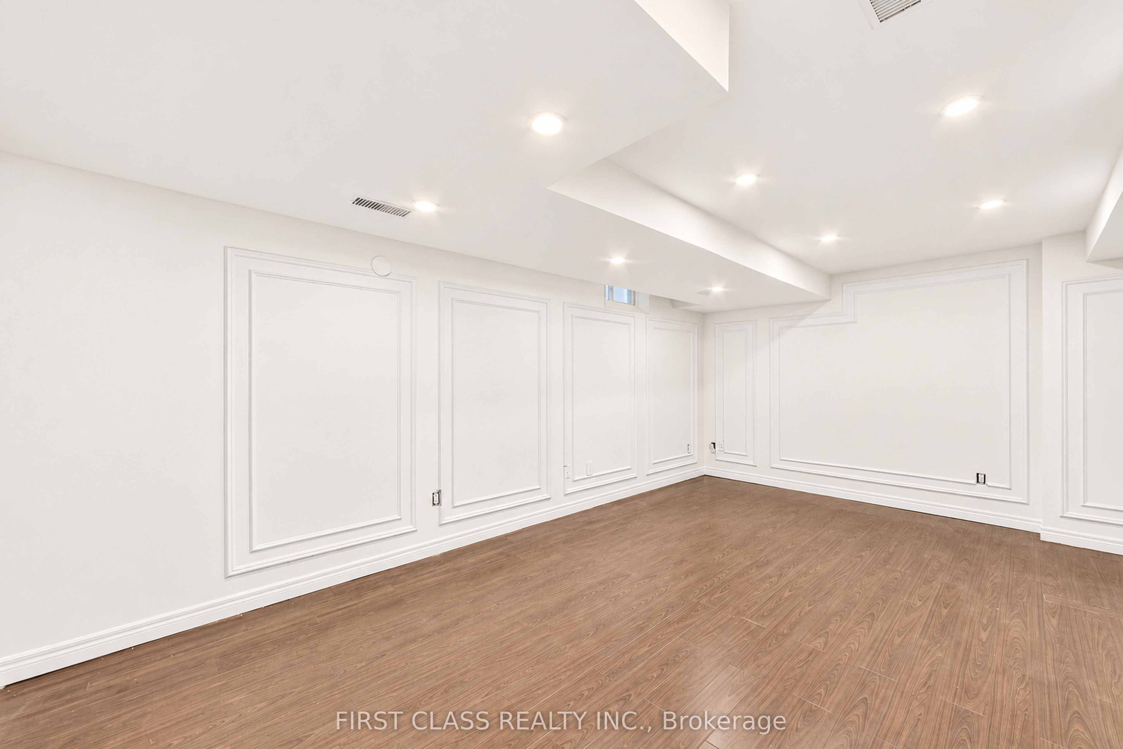 4 Hawkweed Manor Property Photo 15