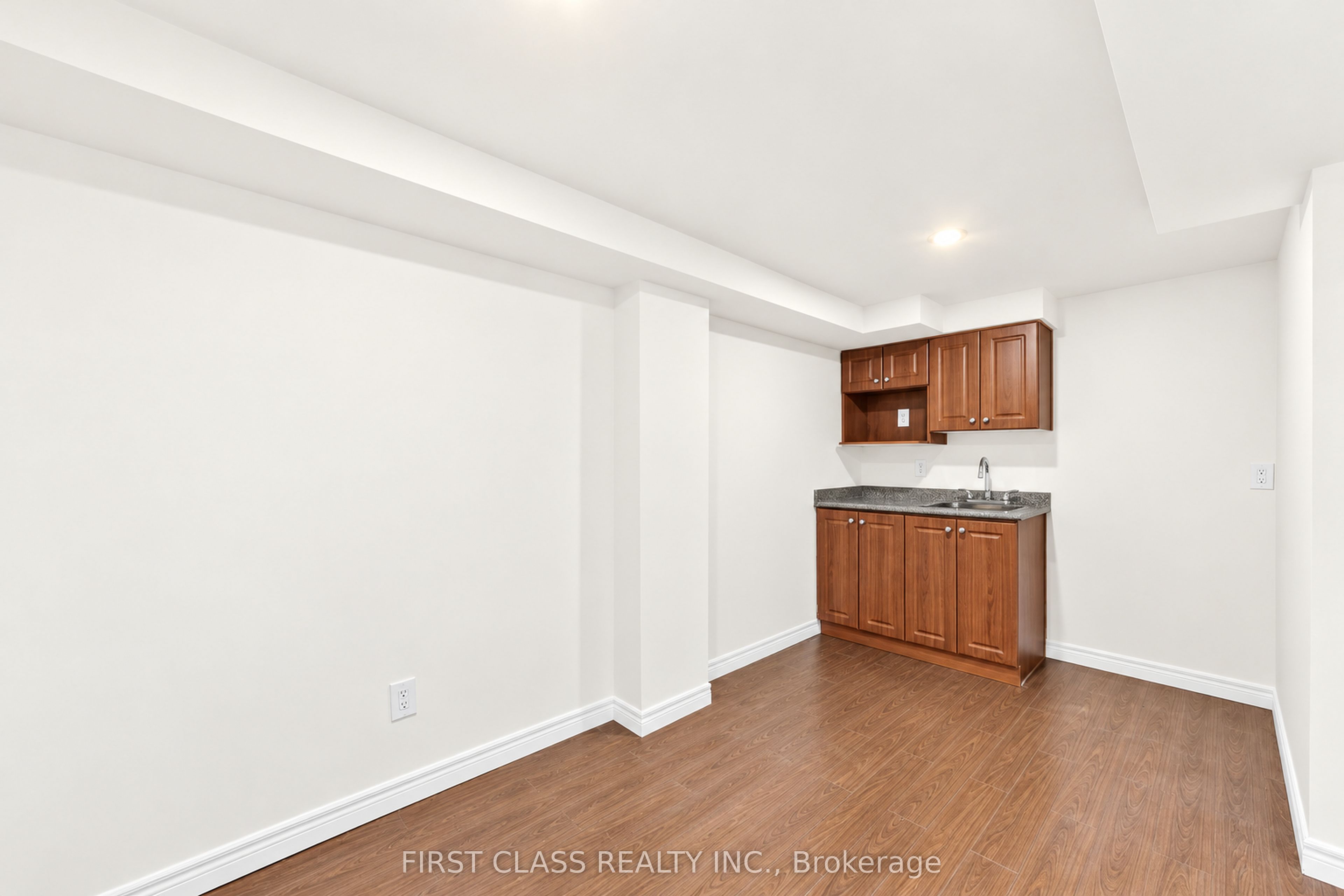 4 Hawkweed Manor Property Photo 16