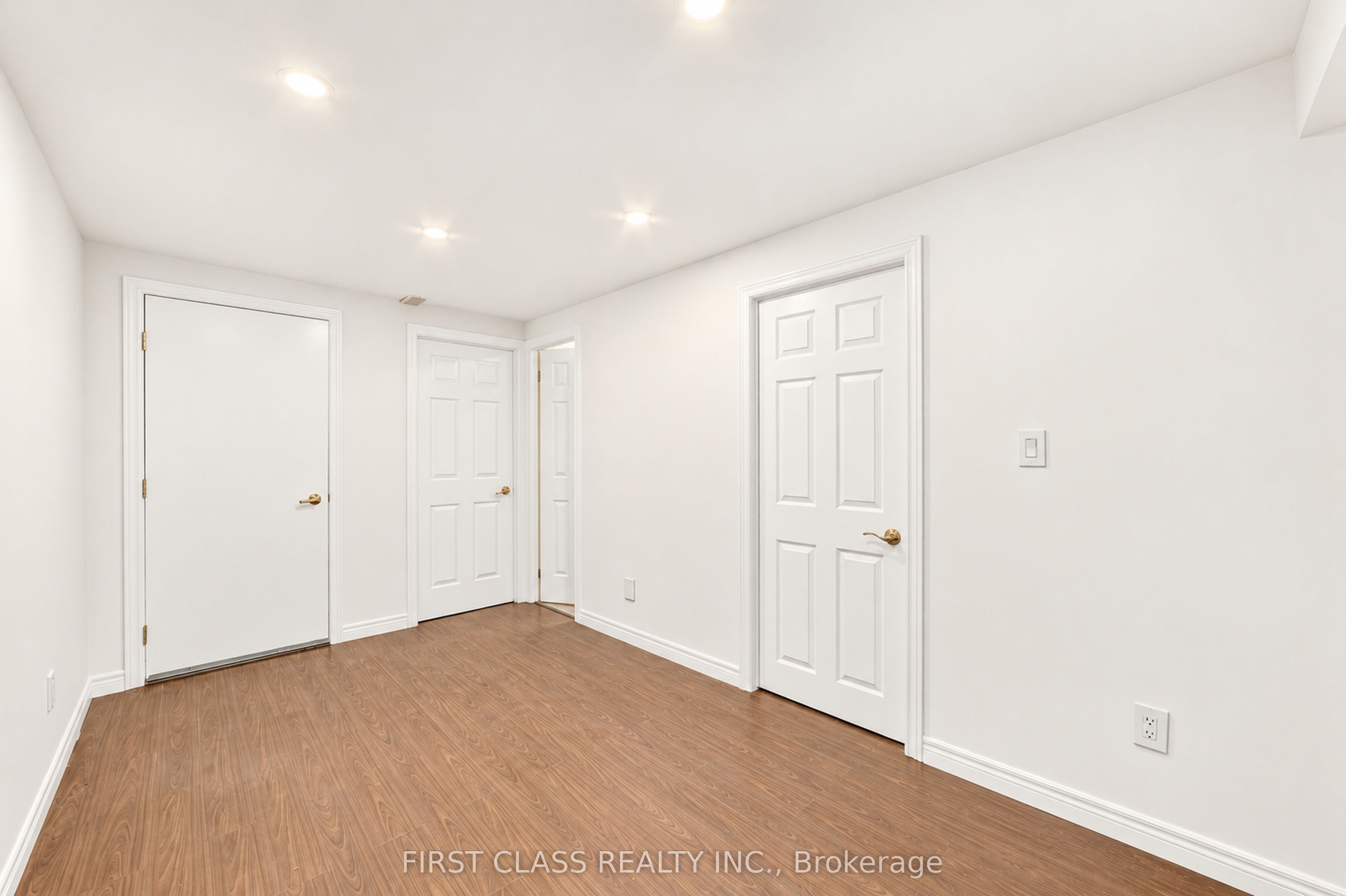 4 Hawkweed Manor Property Photo 17