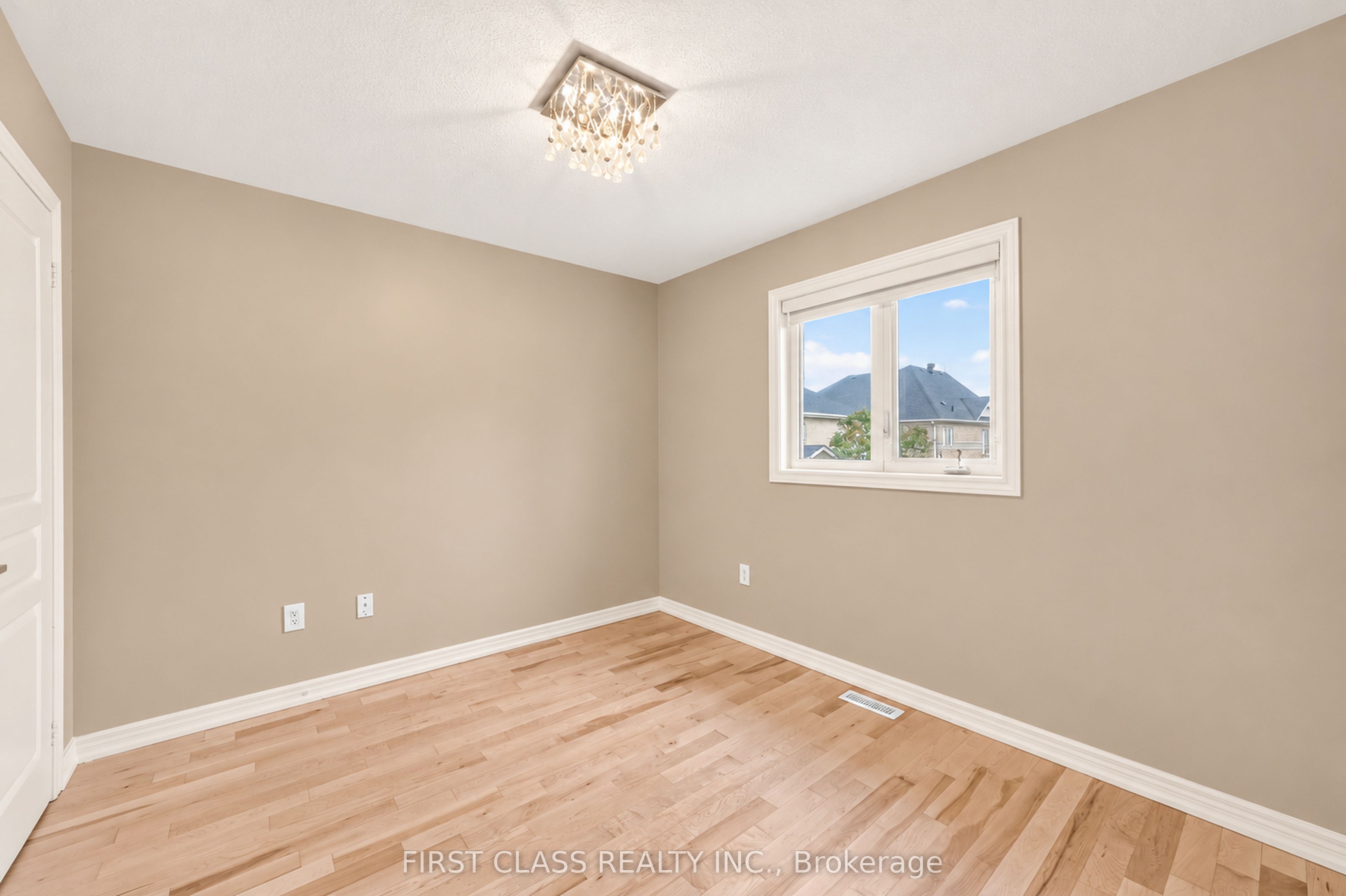 4 Hawkweed Manor Property Photo 24