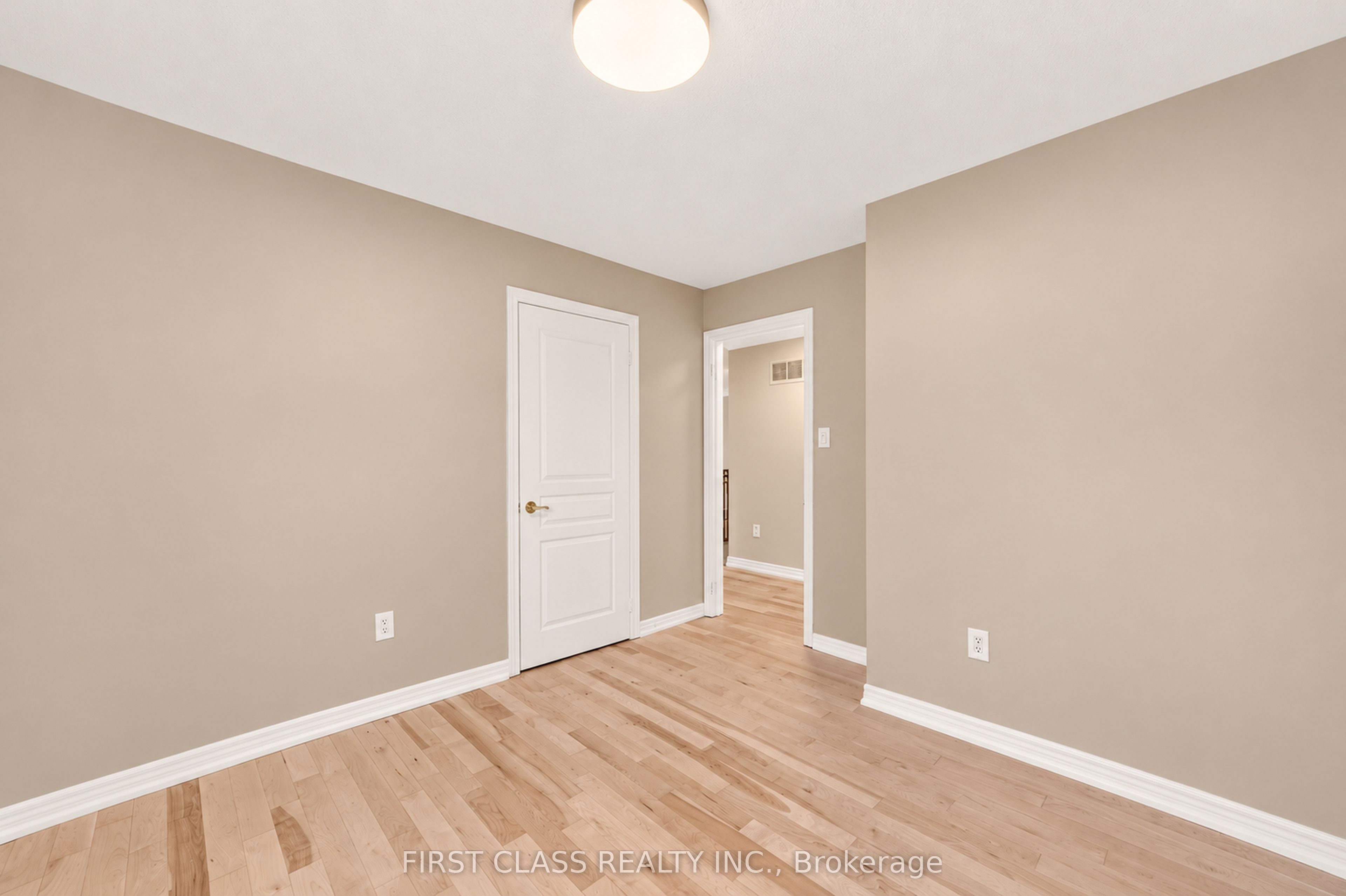 4 Hawkweed Manor Property Photo 25
