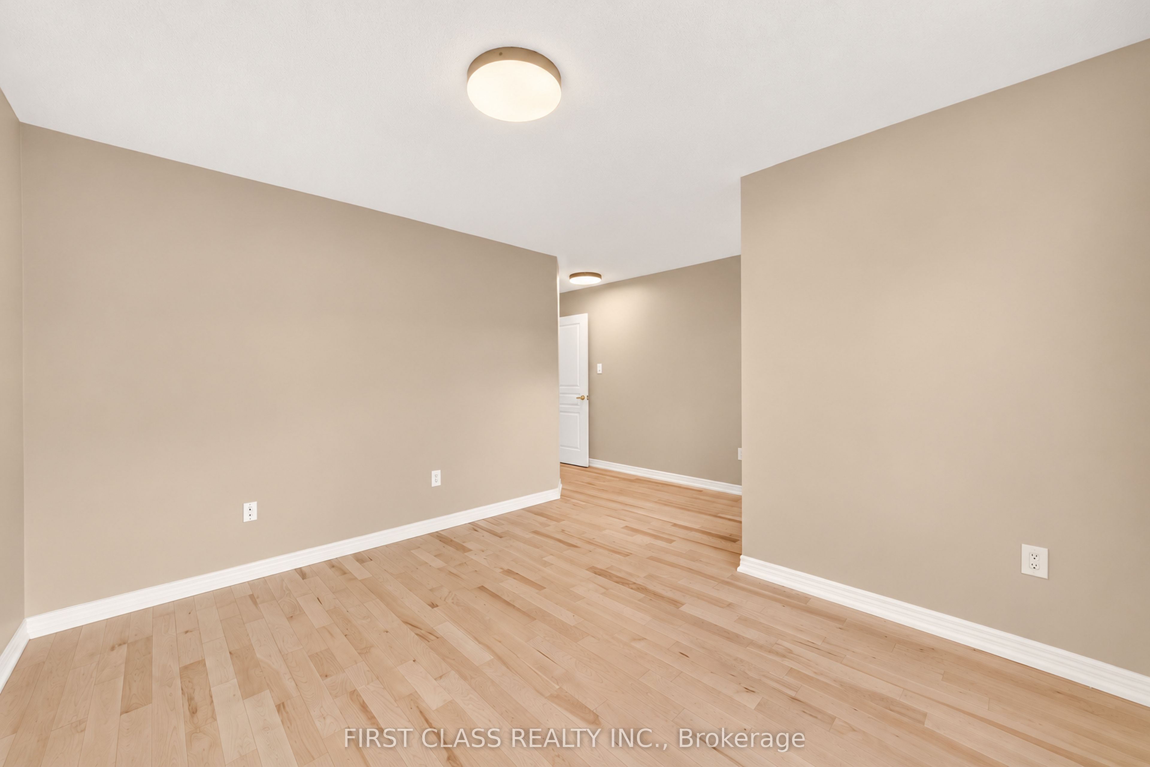 4 Hawkweed Manor Property Photo 28