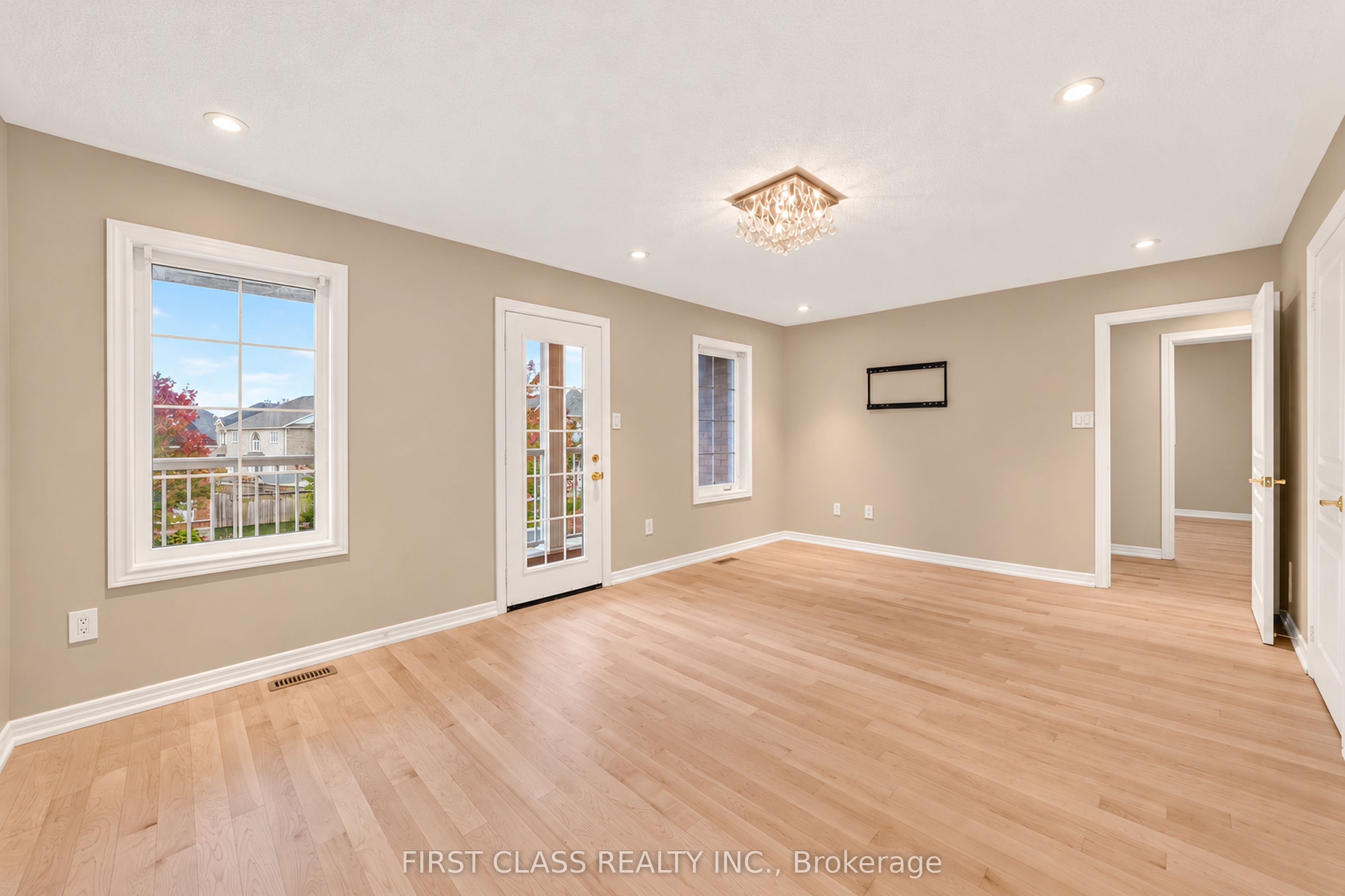 4 Hawkweed Manor Property Photo 33