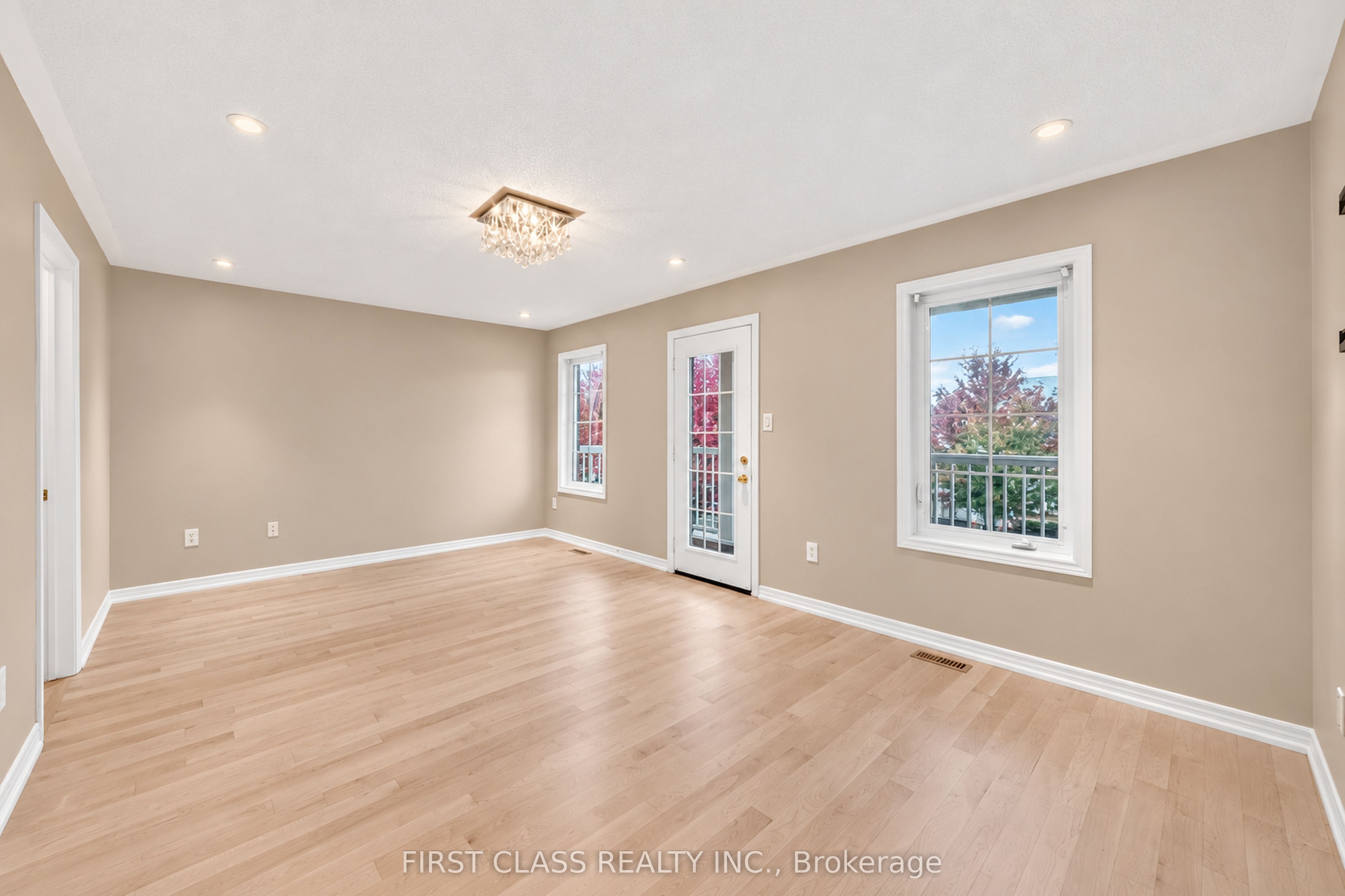 4 Hawkweed Manor Property Photo 35