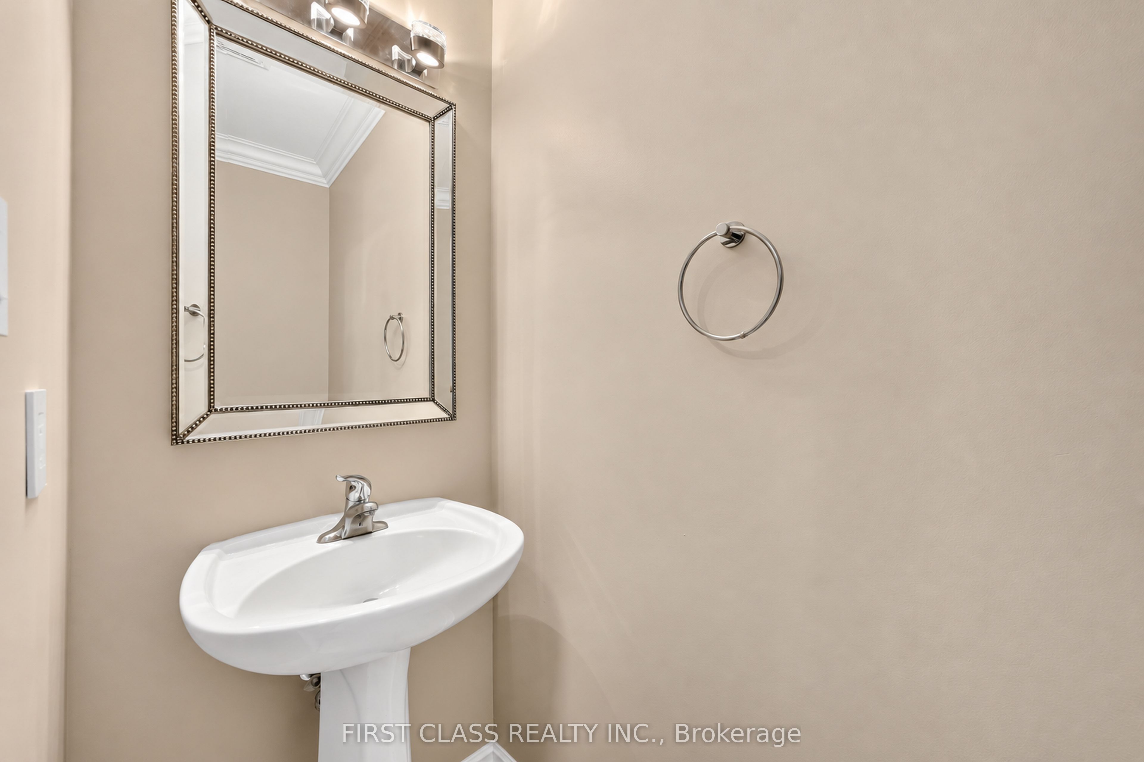 4 Hawkweed Manor Property Photo 38