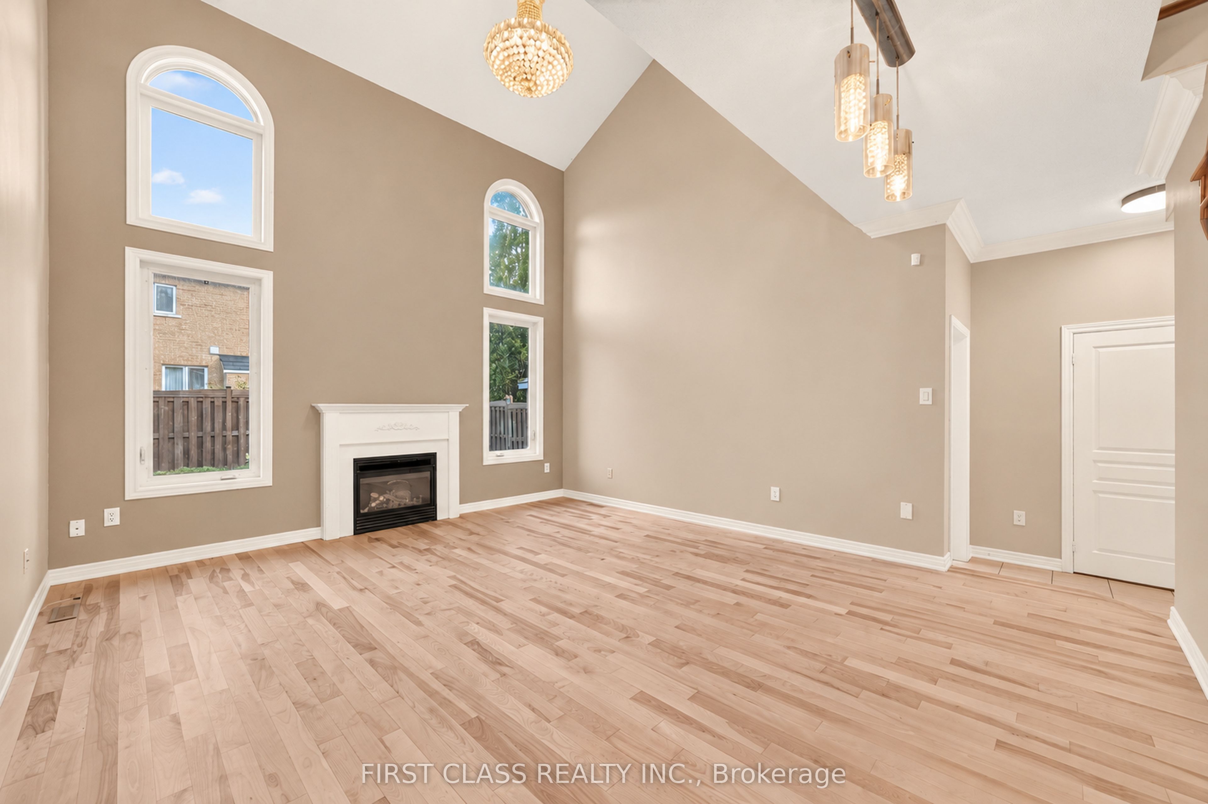 4 Hawkweed Manor Property Photo 43