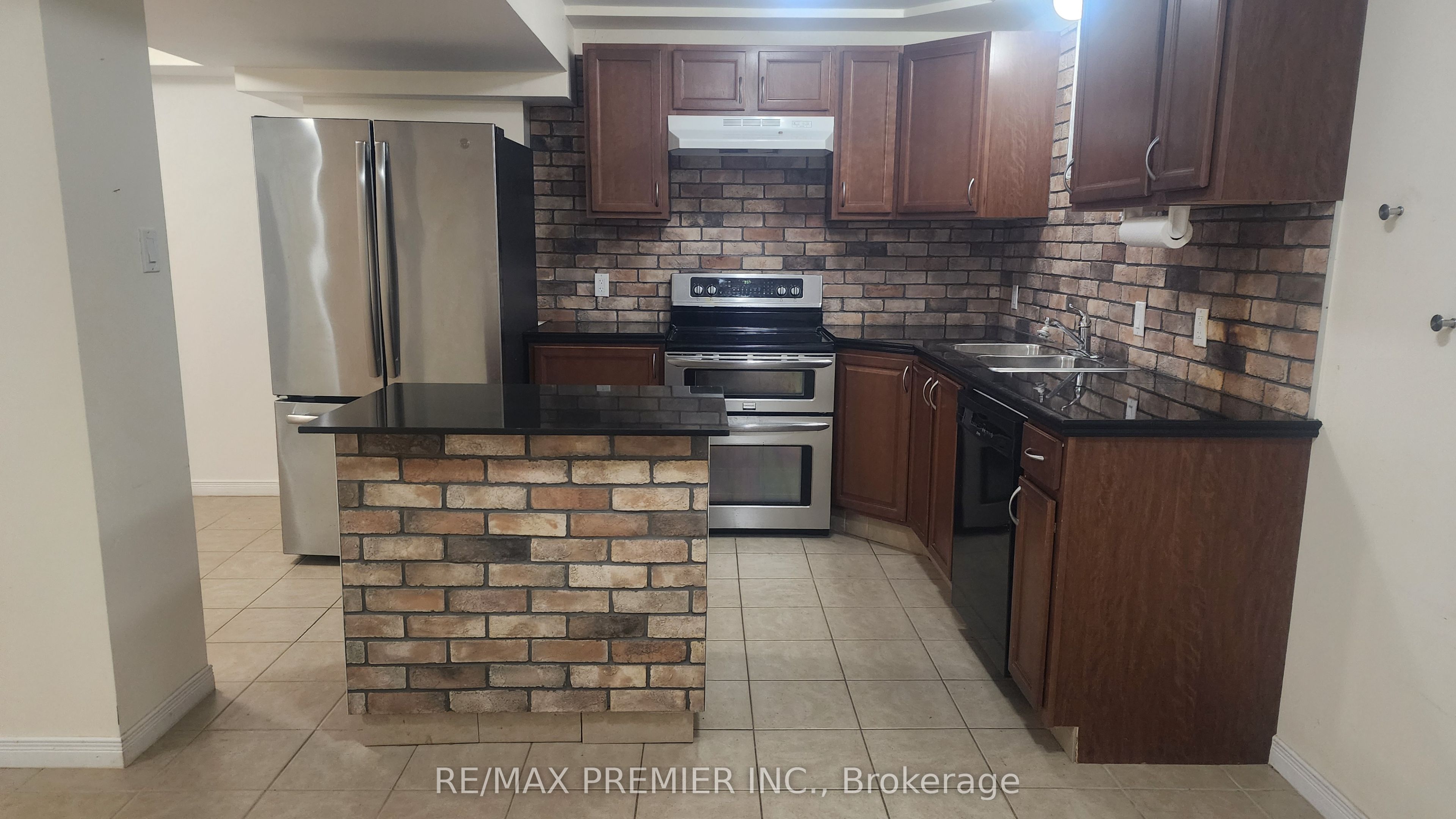 14a Oxbow Court Basement Property Photo 3