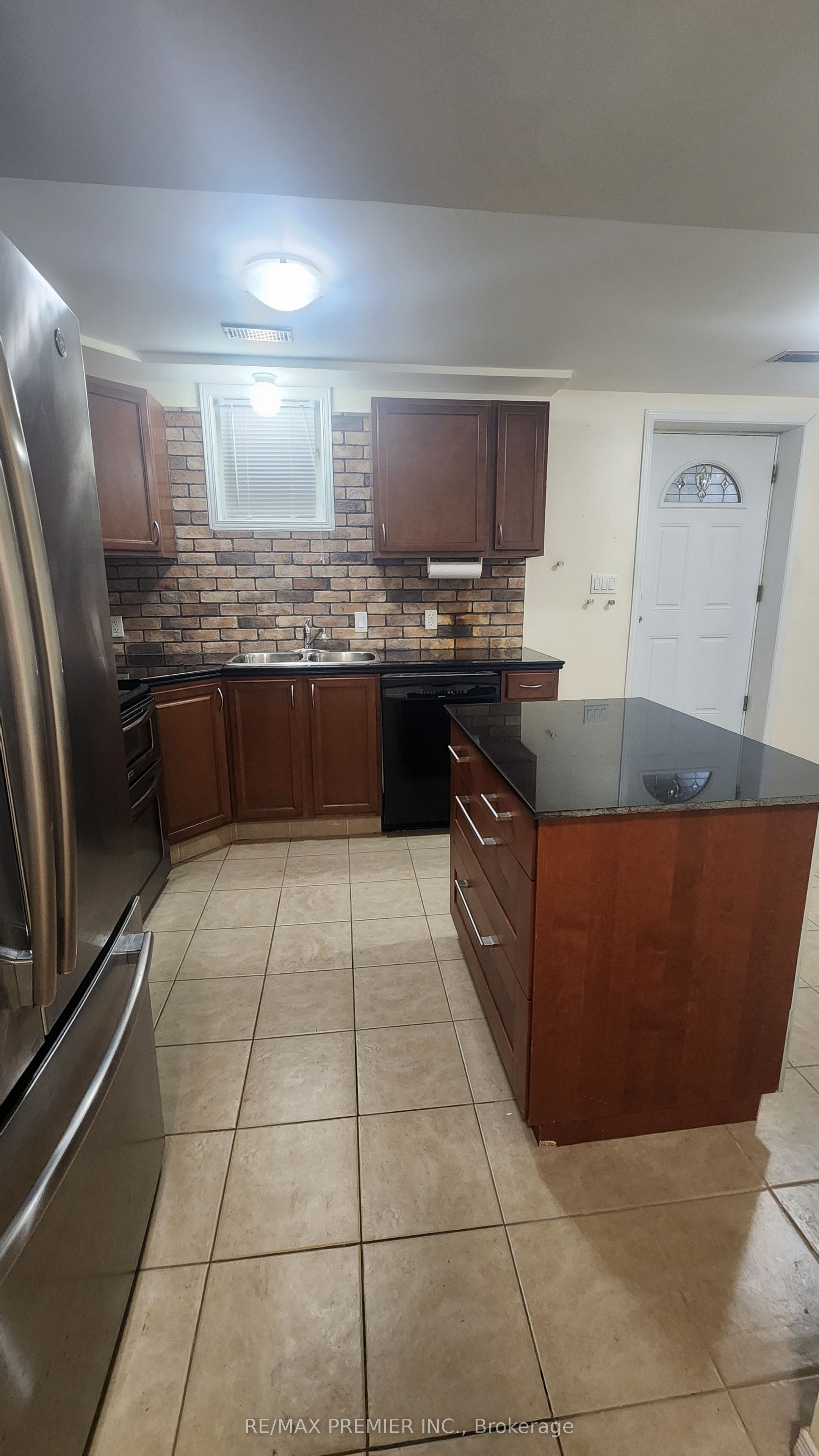 14a Oxbow Court Basement Property Photo 5