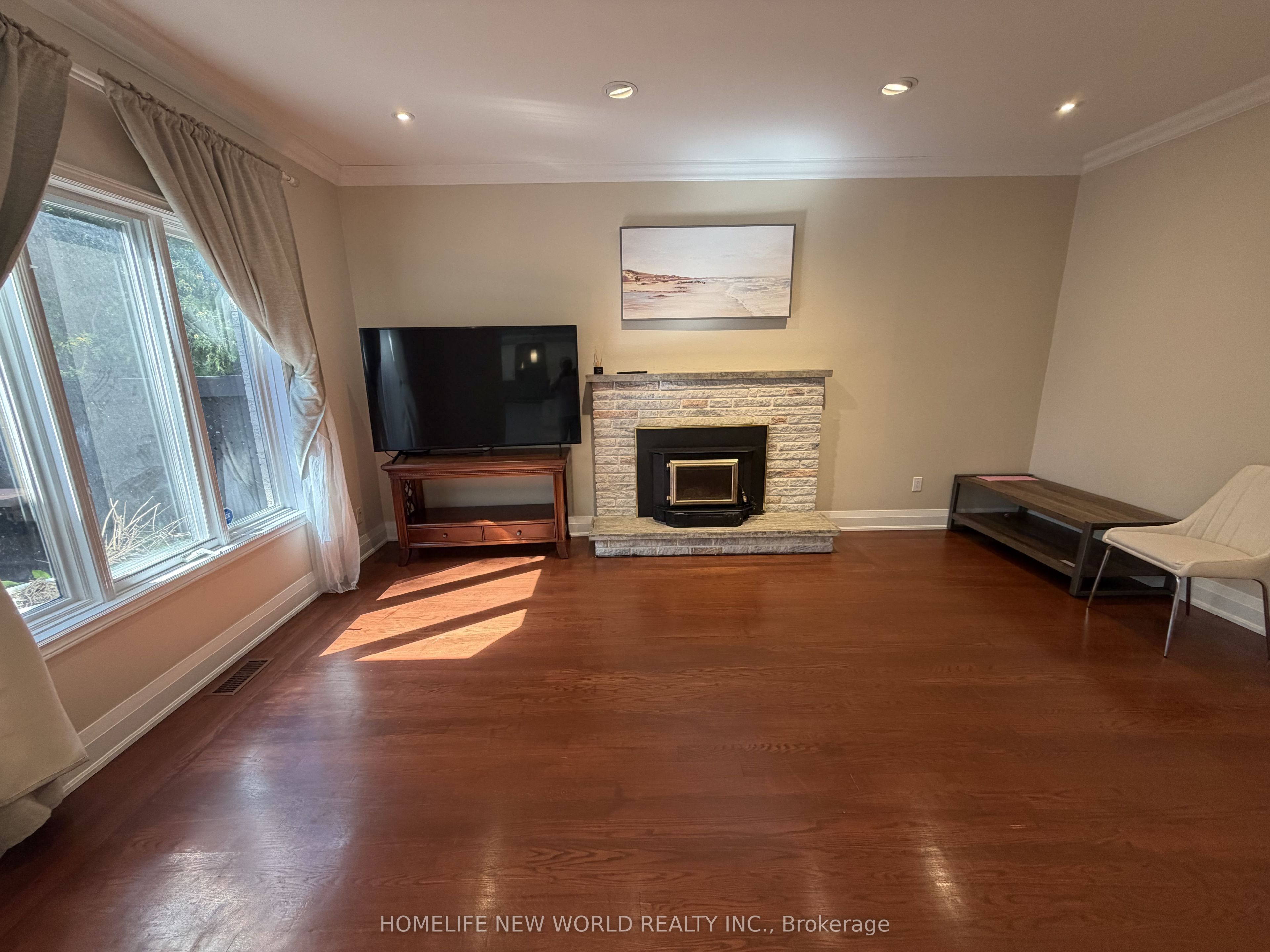 63a Roosevelt Drive (upper) Property Photo 11