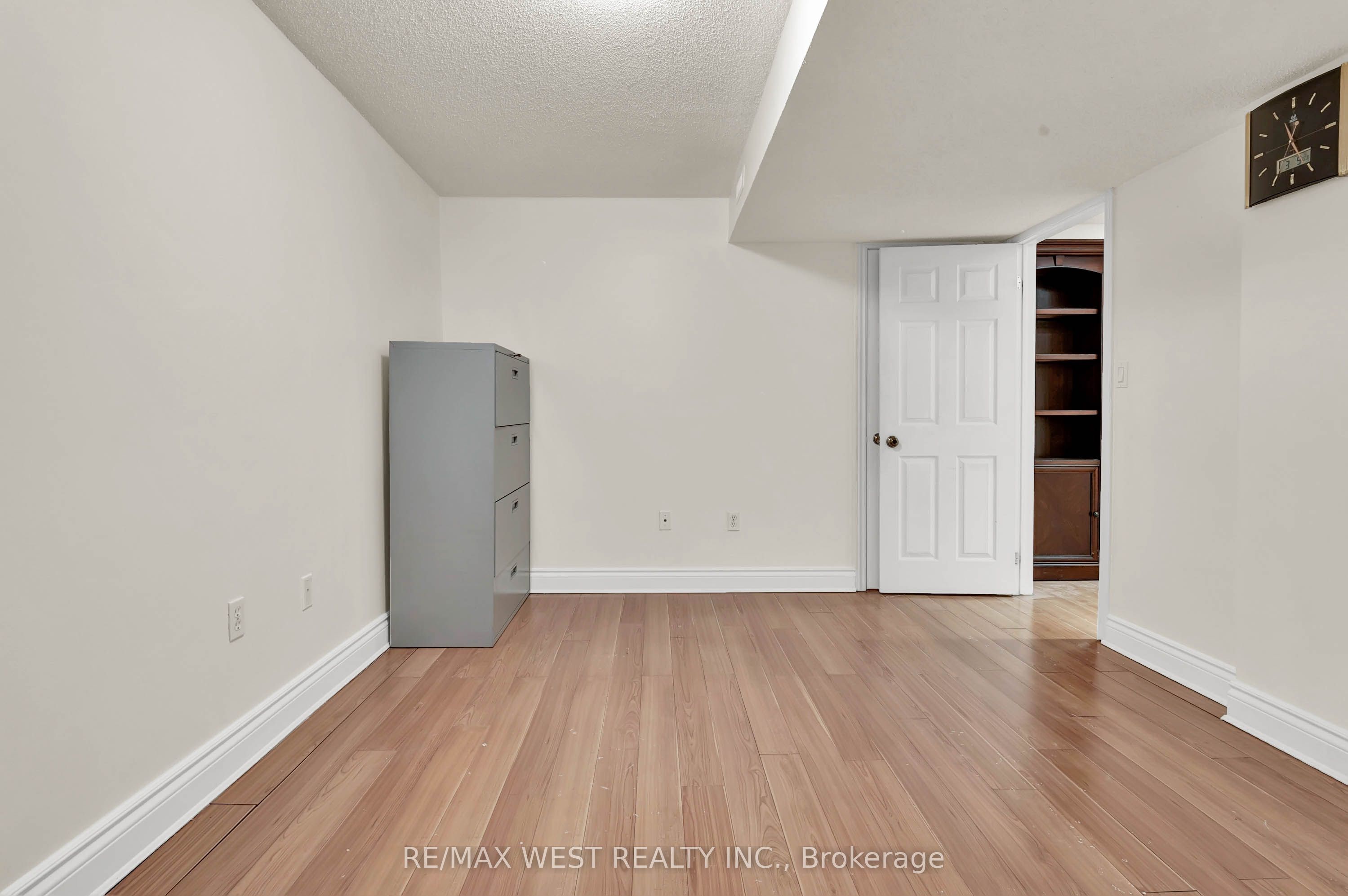 131 Bernard Avenue Bsmt Property Photo 8