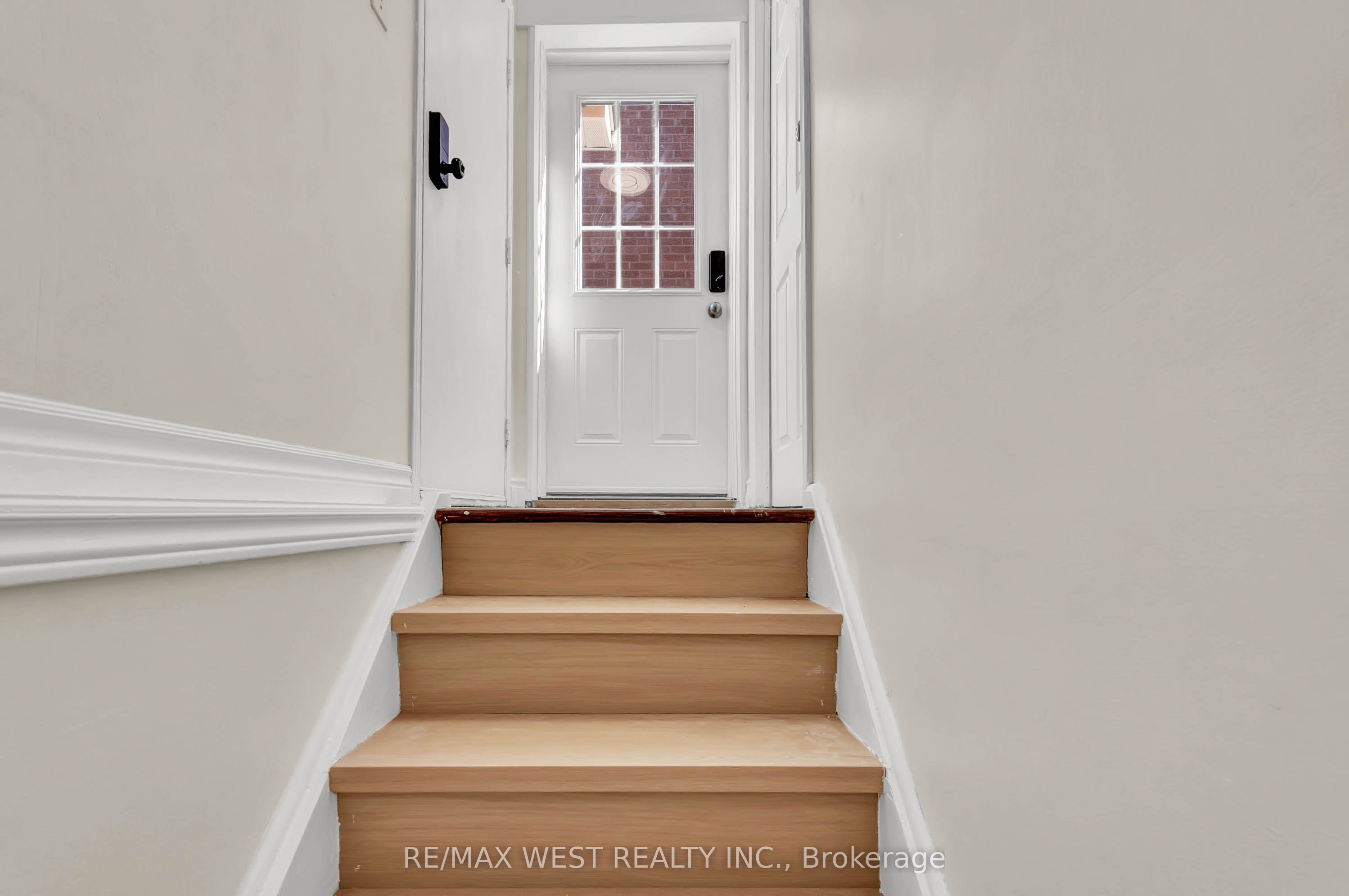 131 Bernard Avenue Bsmt Property Photo 12