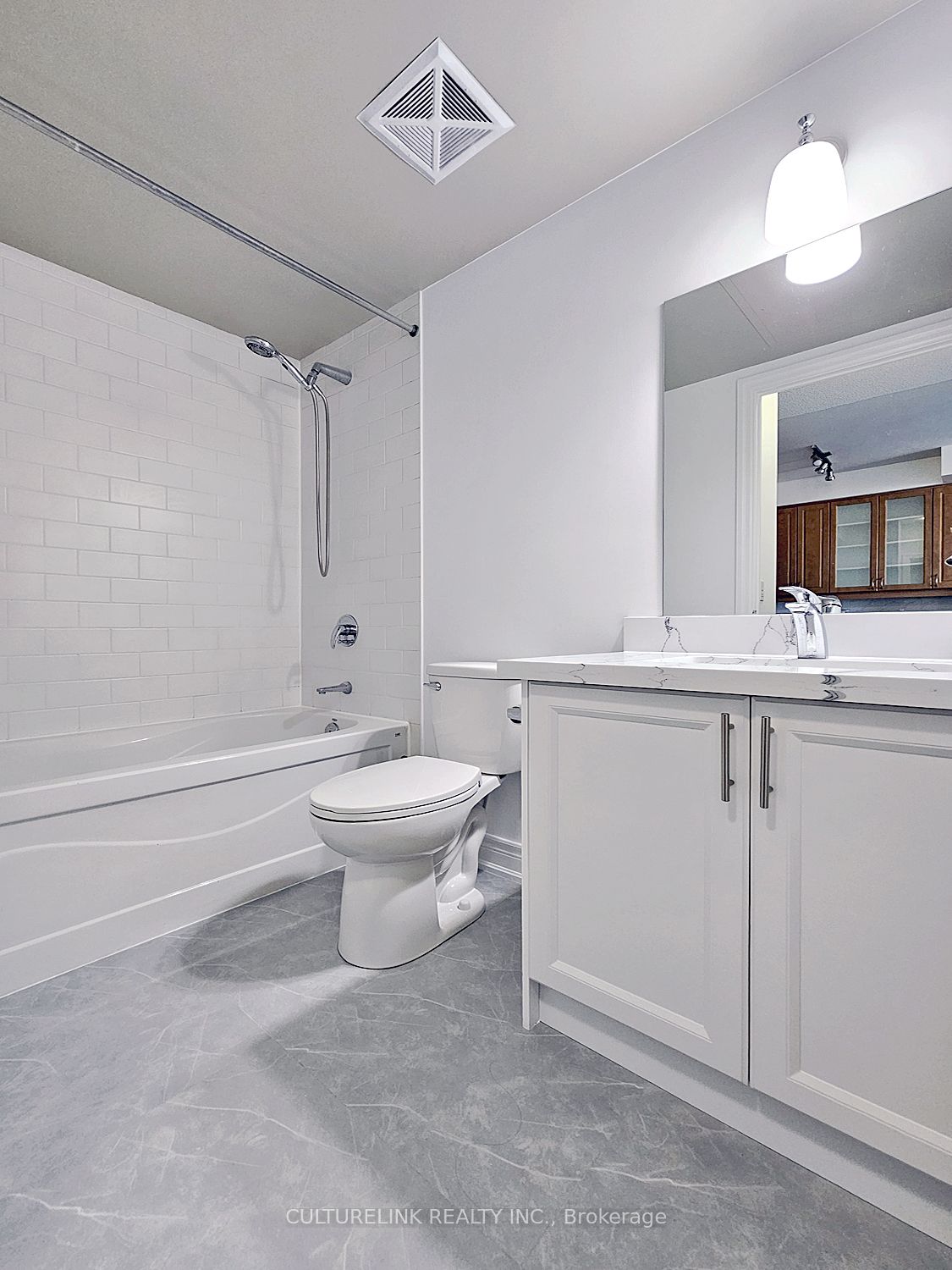 1 Upper Duke Crescent 401 Property Photo 13
